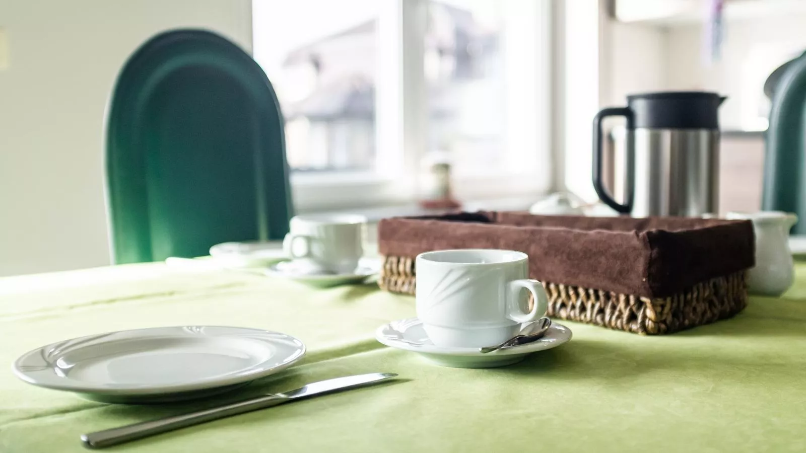 Les Trois Moineaux-Eetkamer