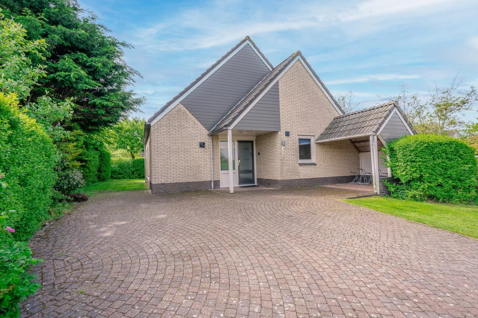 Kamperfoelie 65-Buitenkant zomer