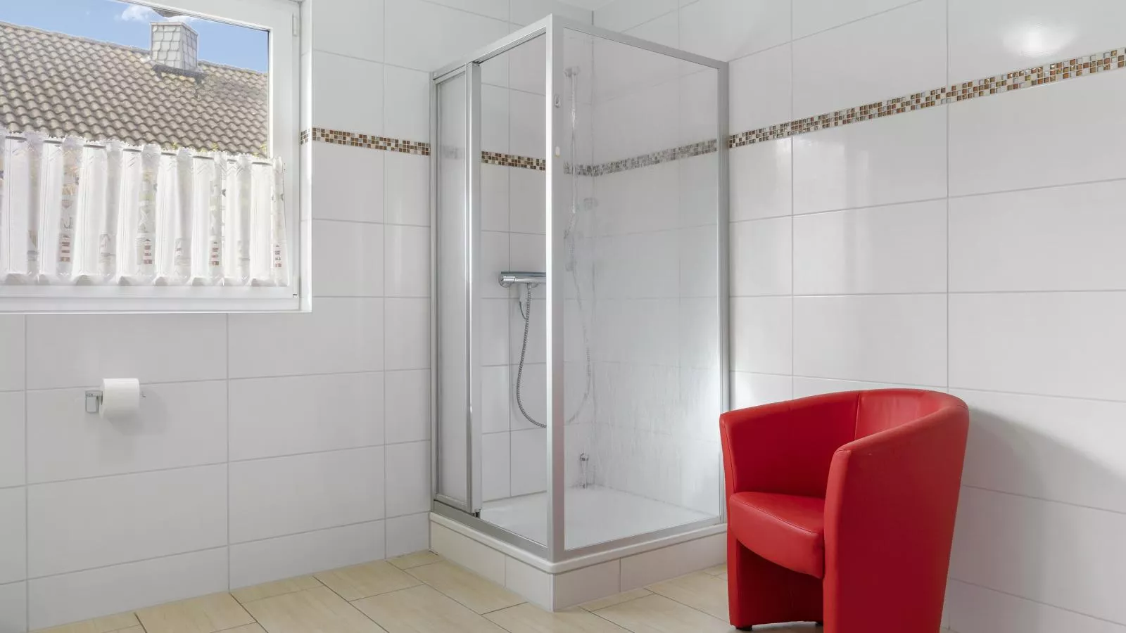 Windflüchter rechts-Badkamer