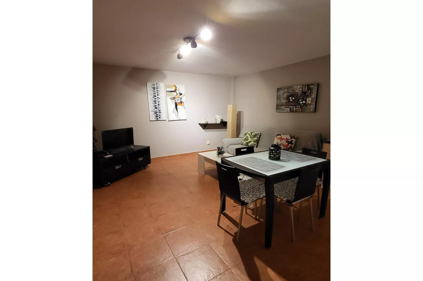 CT 368 AL - Faro's Casa Primera Linea Naturista Veraplaya-Eetkamer