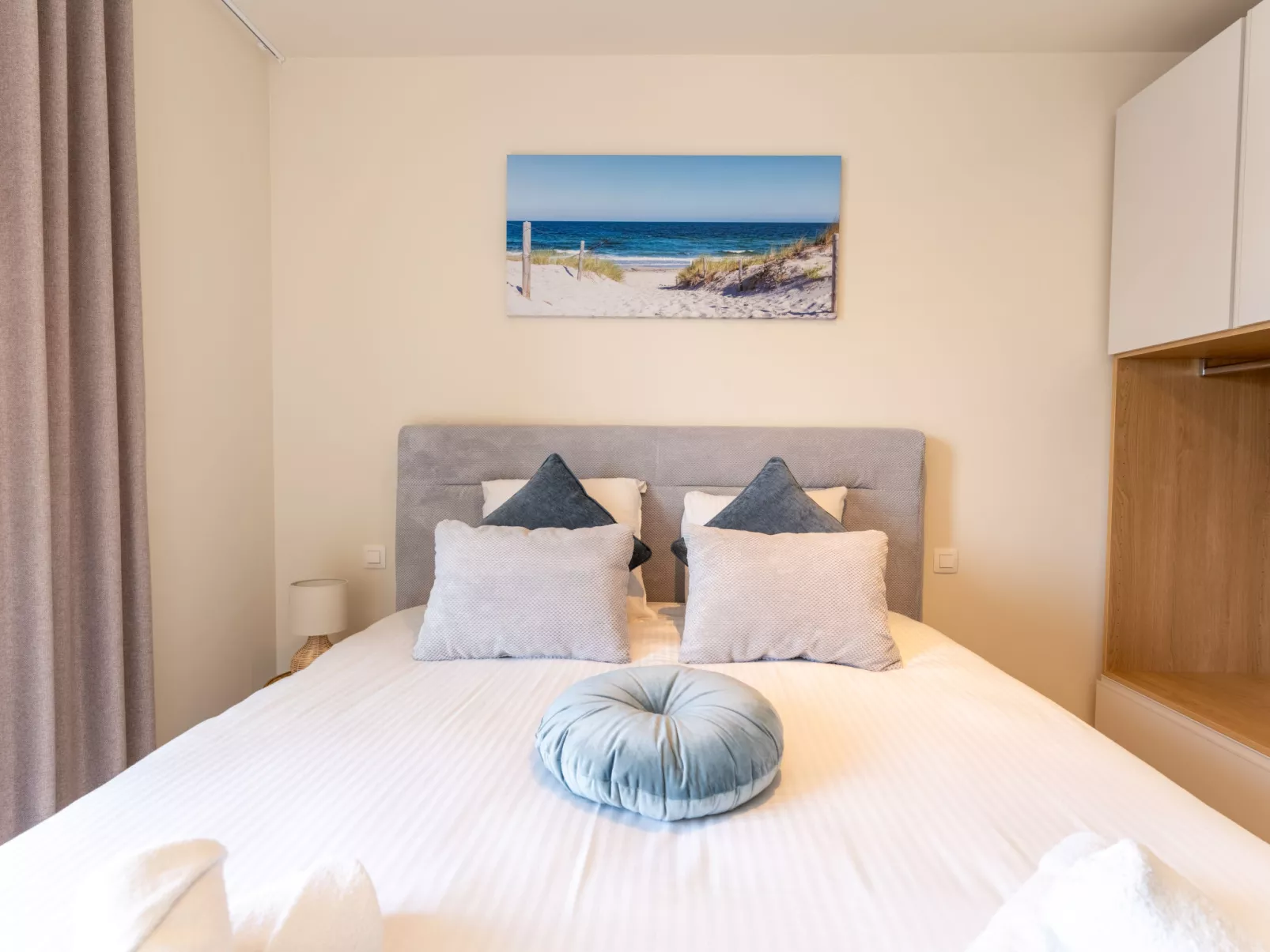 The Waves with parking-Binnen