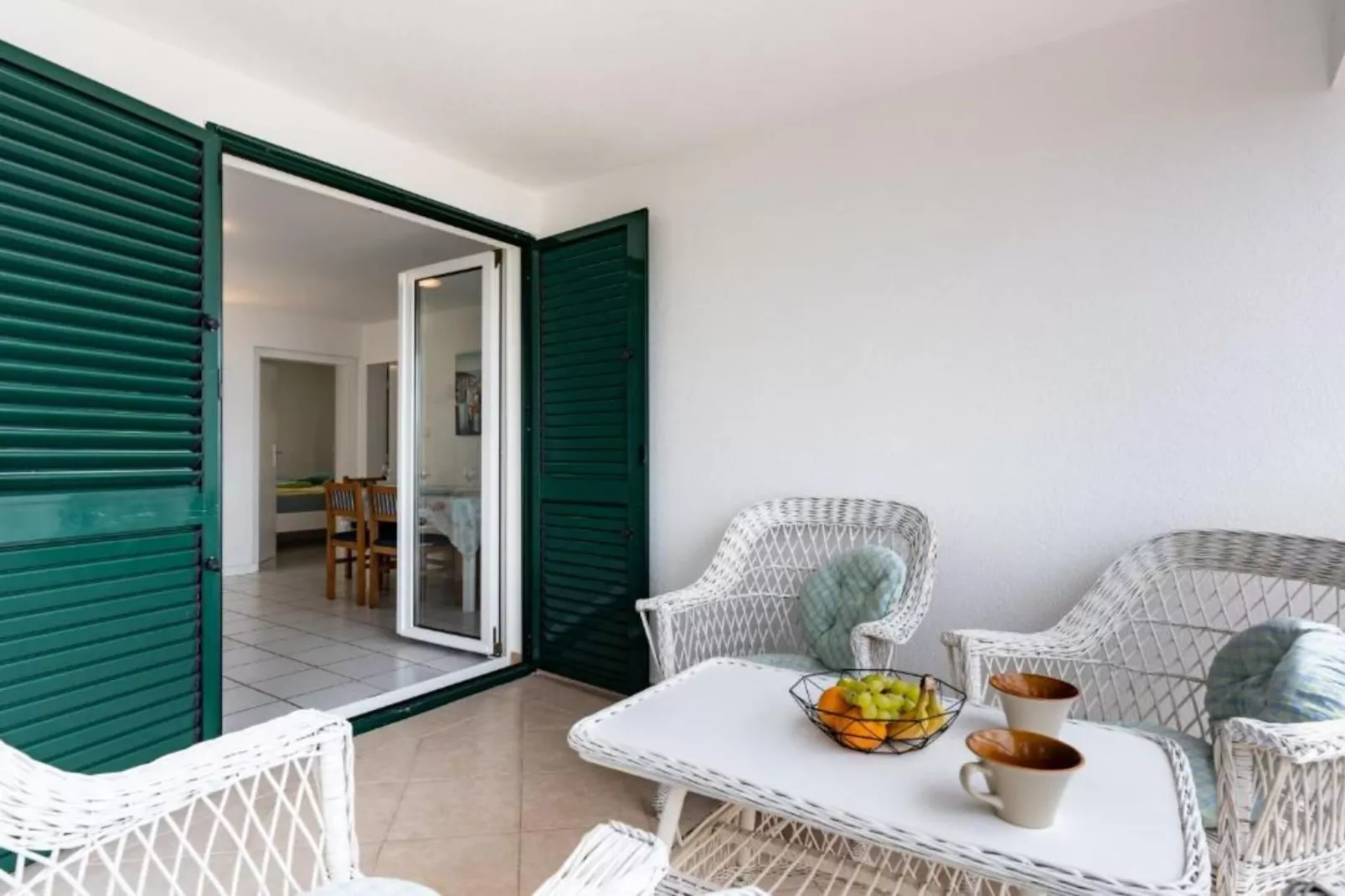 Apartment Green Garden View - One Bedroom Apartment With Terrace-Terrasbalkon