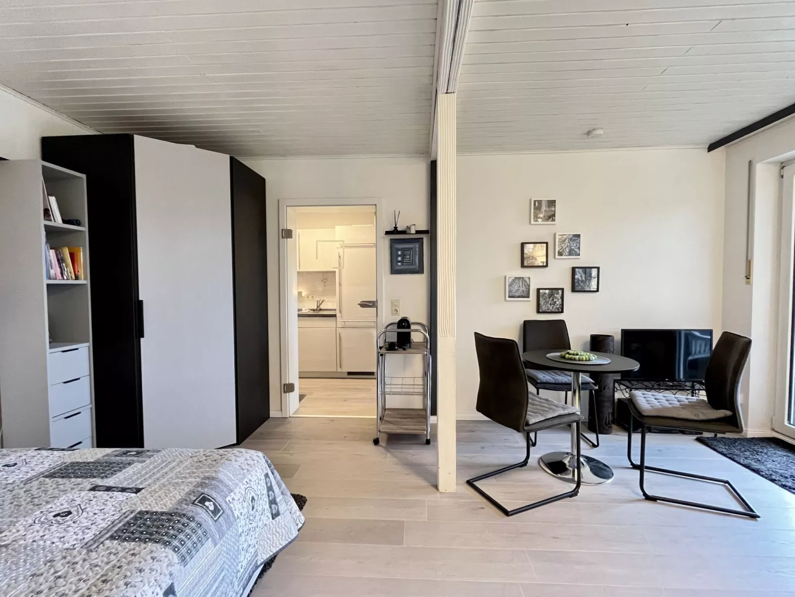 Sonnige Aussichten-Binnen