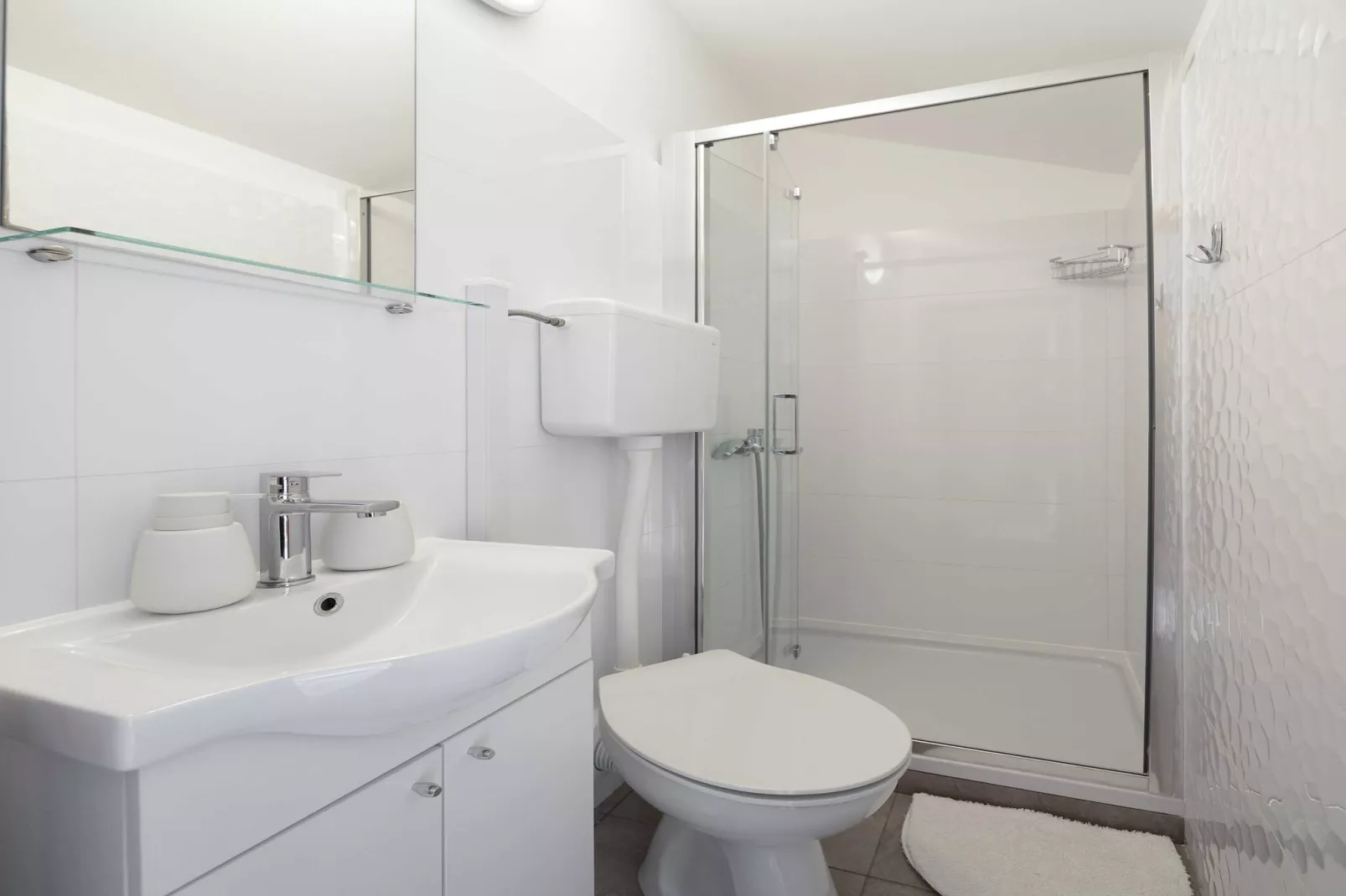 Apartment Bella Vista - Three Bedroom Apartment with Terrace  and Sea View(A6)-Badkamer