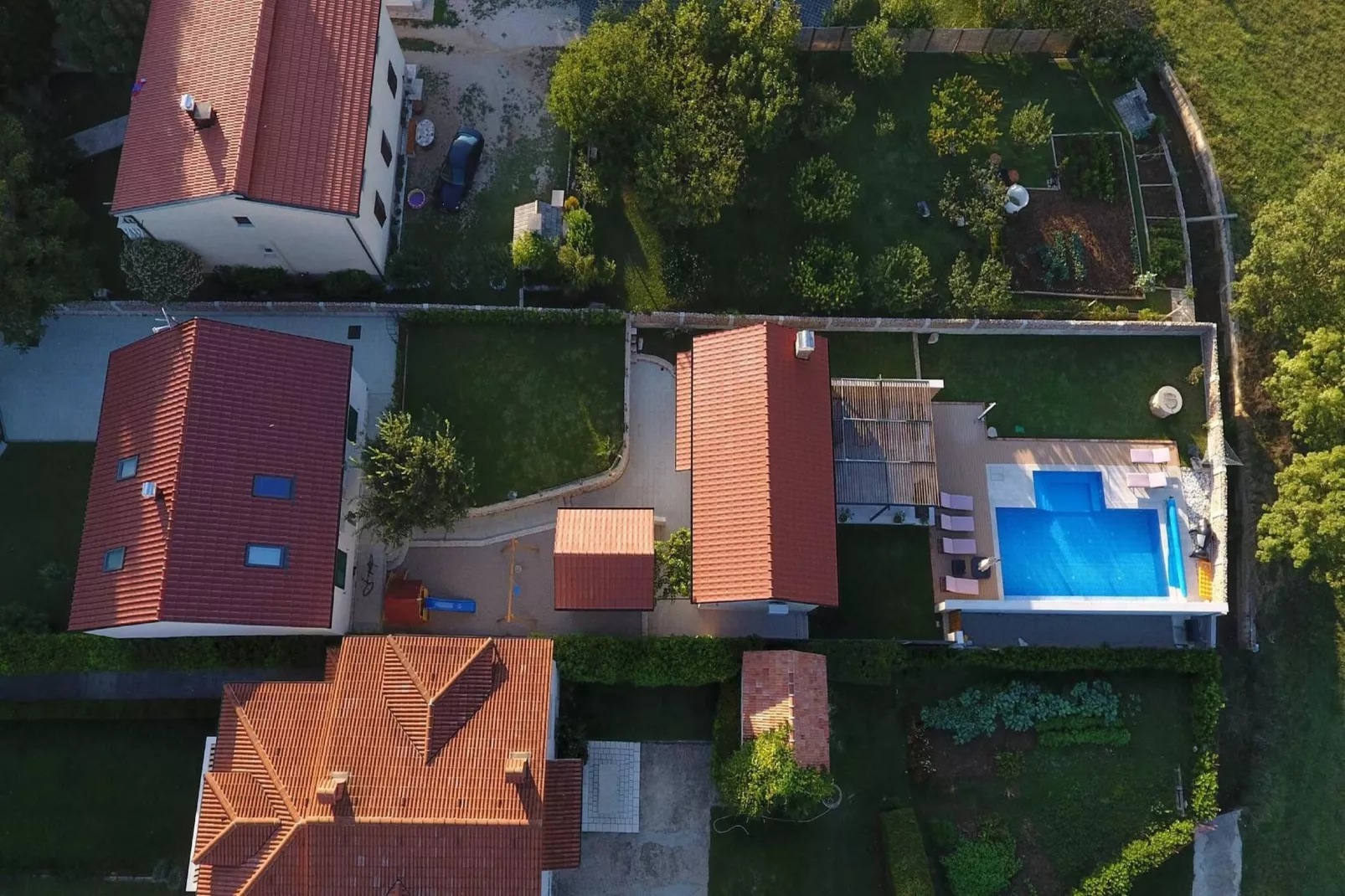 Luxury Villa Prolozac-Buitenkant zomer