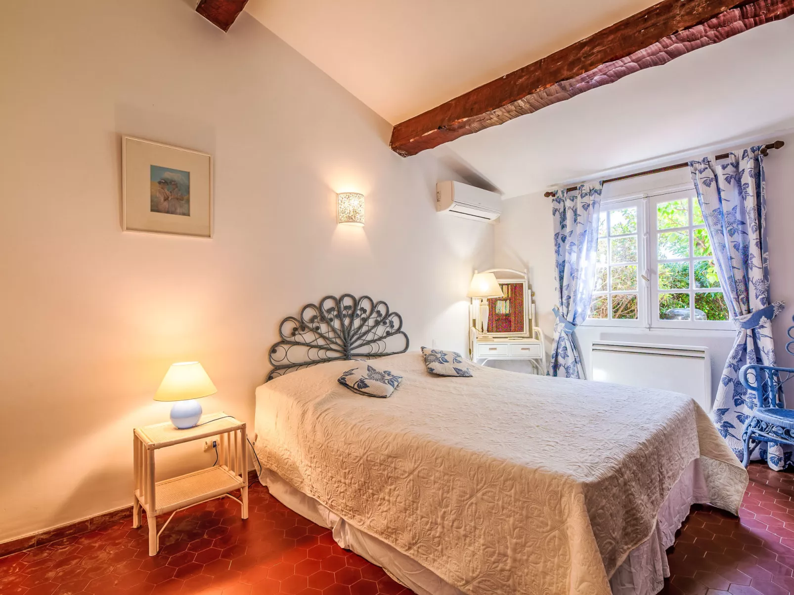 El Cantarello-Binnen