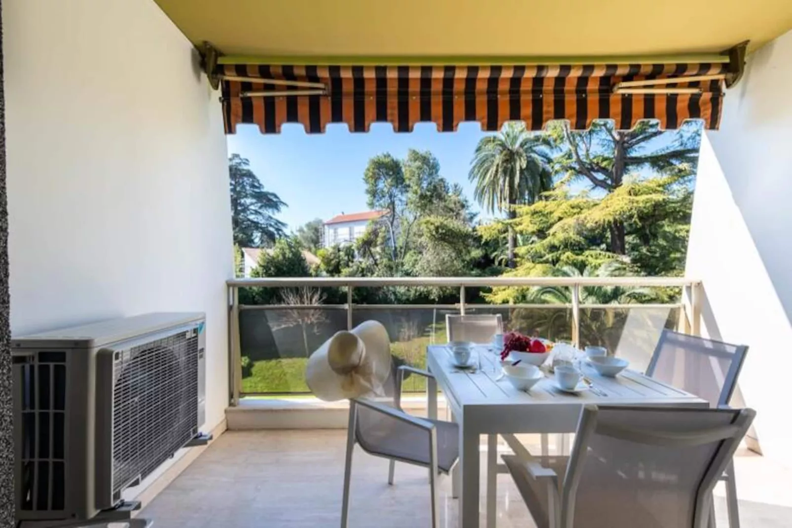 Résidence Spacieux 3p En R&eacute;sidence Avec Piscine-Niet-getagd