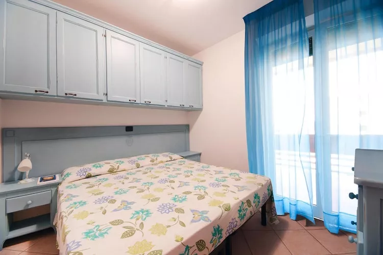 Holiday residence Santa Costanza San Vincenzo-Bilo 4 comfort-Slaapkamer
