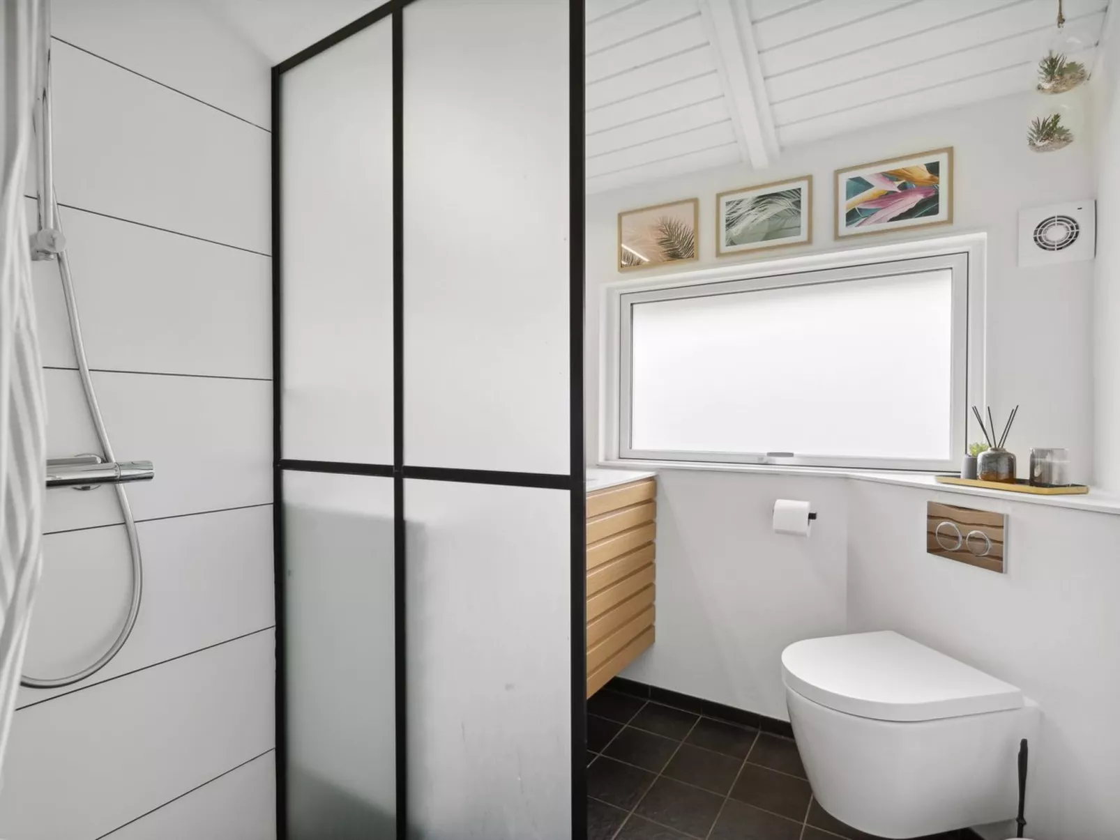 "Julie" - 1.5km from the sea-Binnen