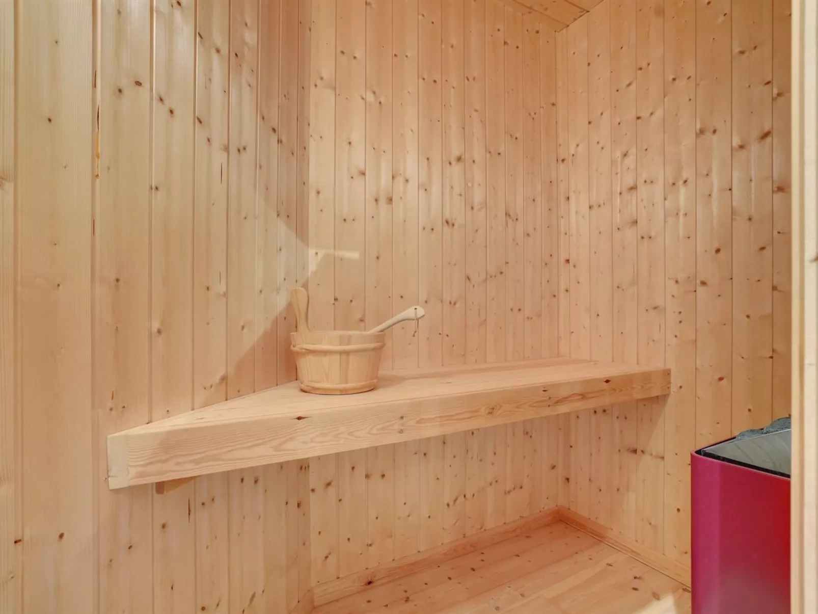 "Saana" - 700m from the sea-Binnen