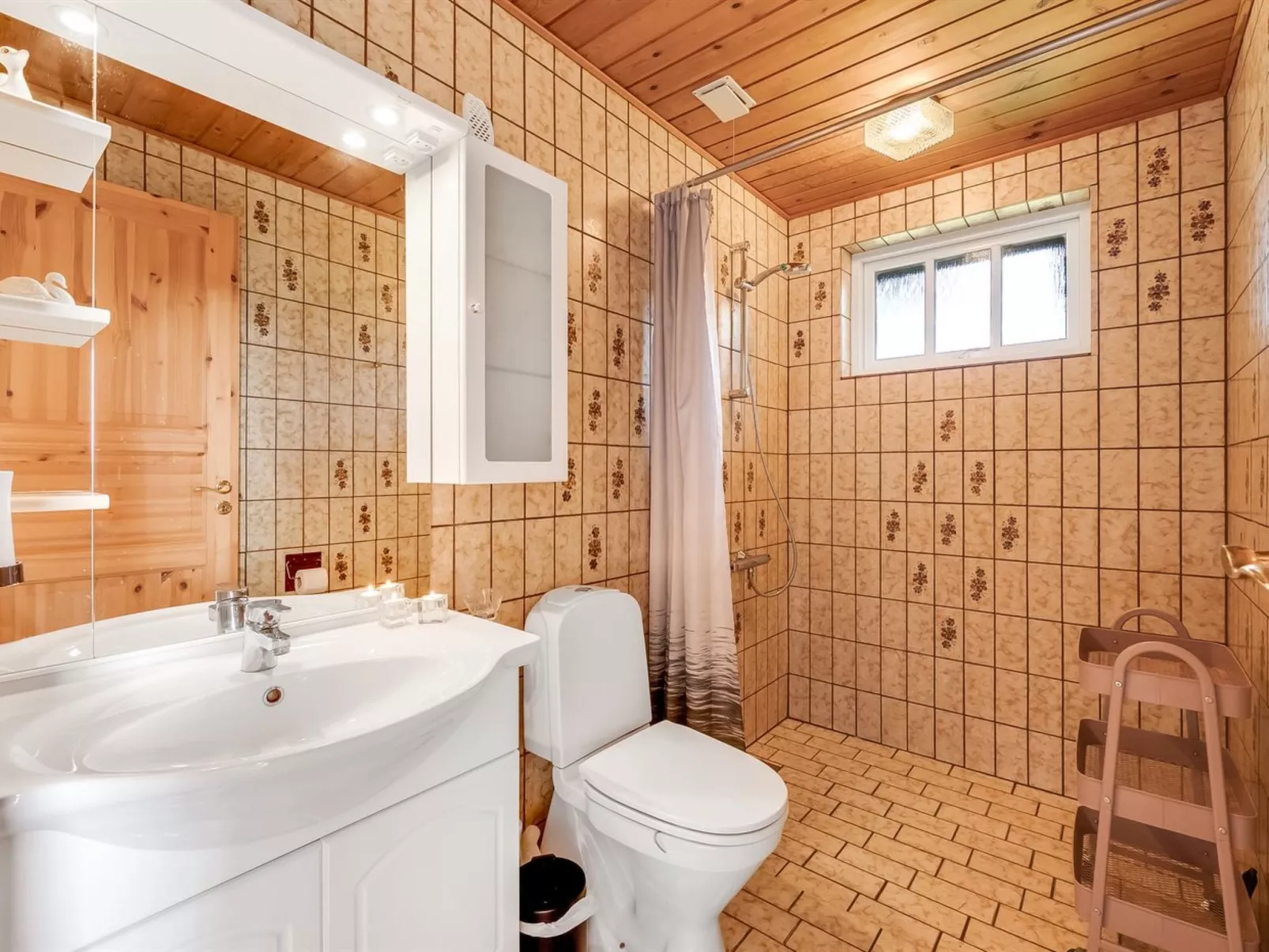 "Tuki" - 700m to the fjord-Binnen