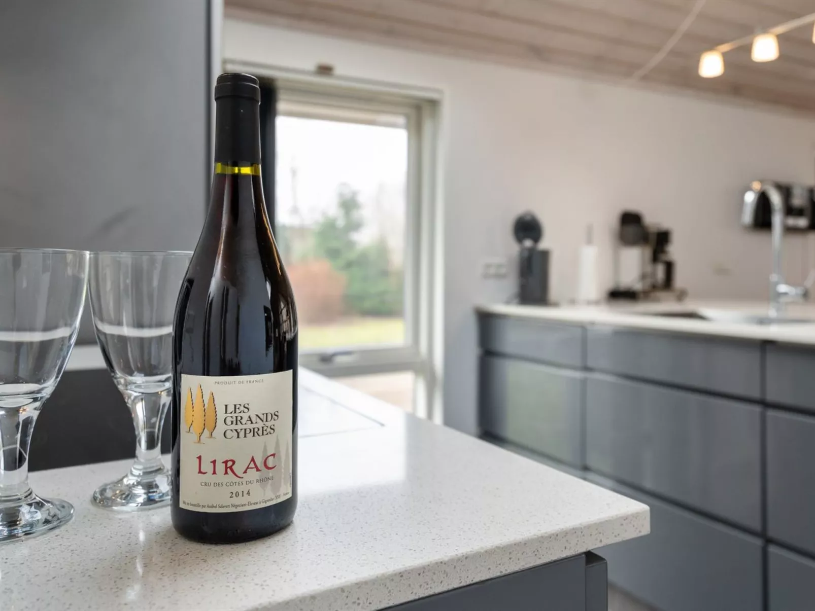 "Nyalle" - 1.3km from the sea-Binnen