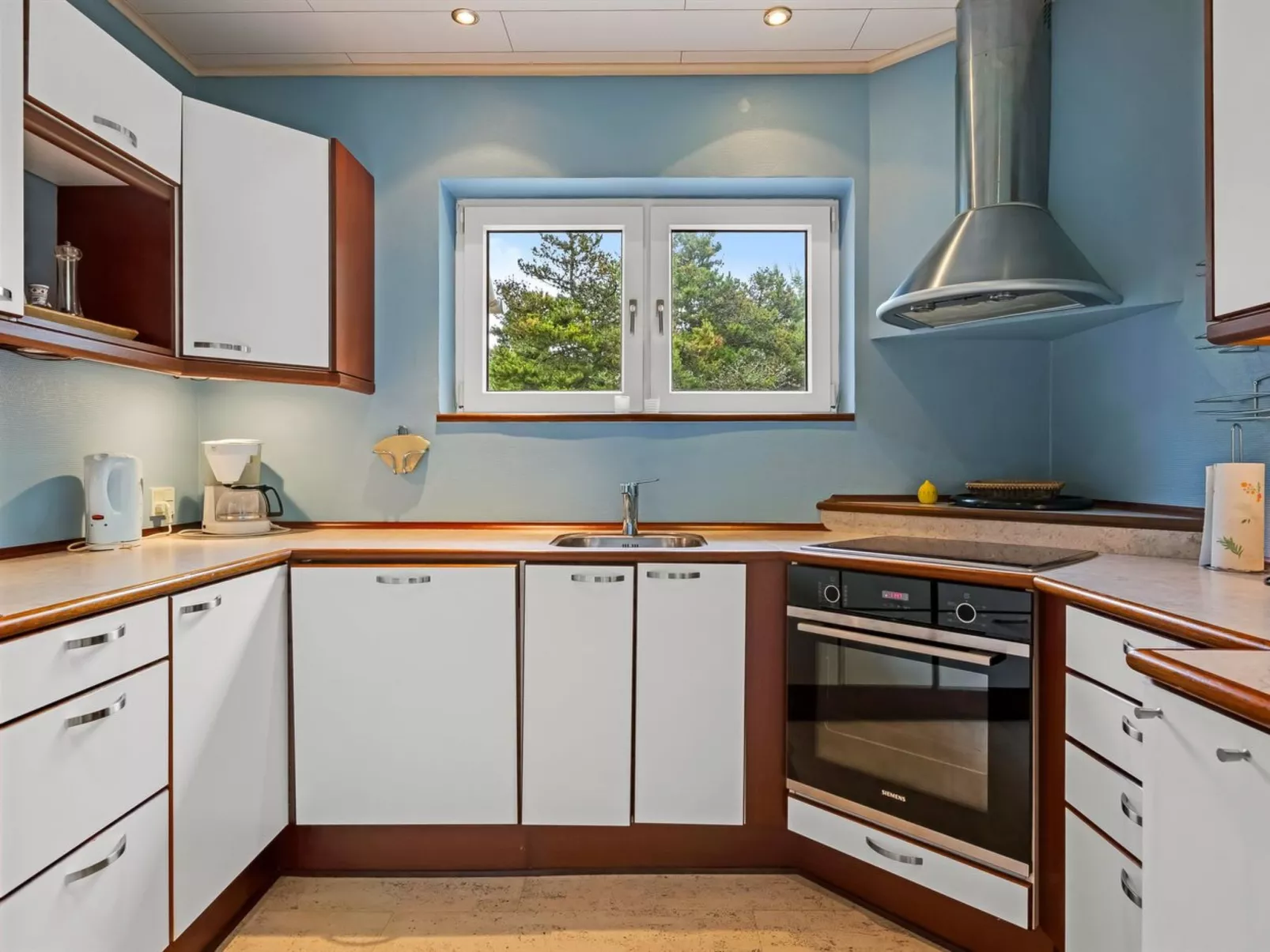 "Gwen" - 2.7km from the sea-Binnen