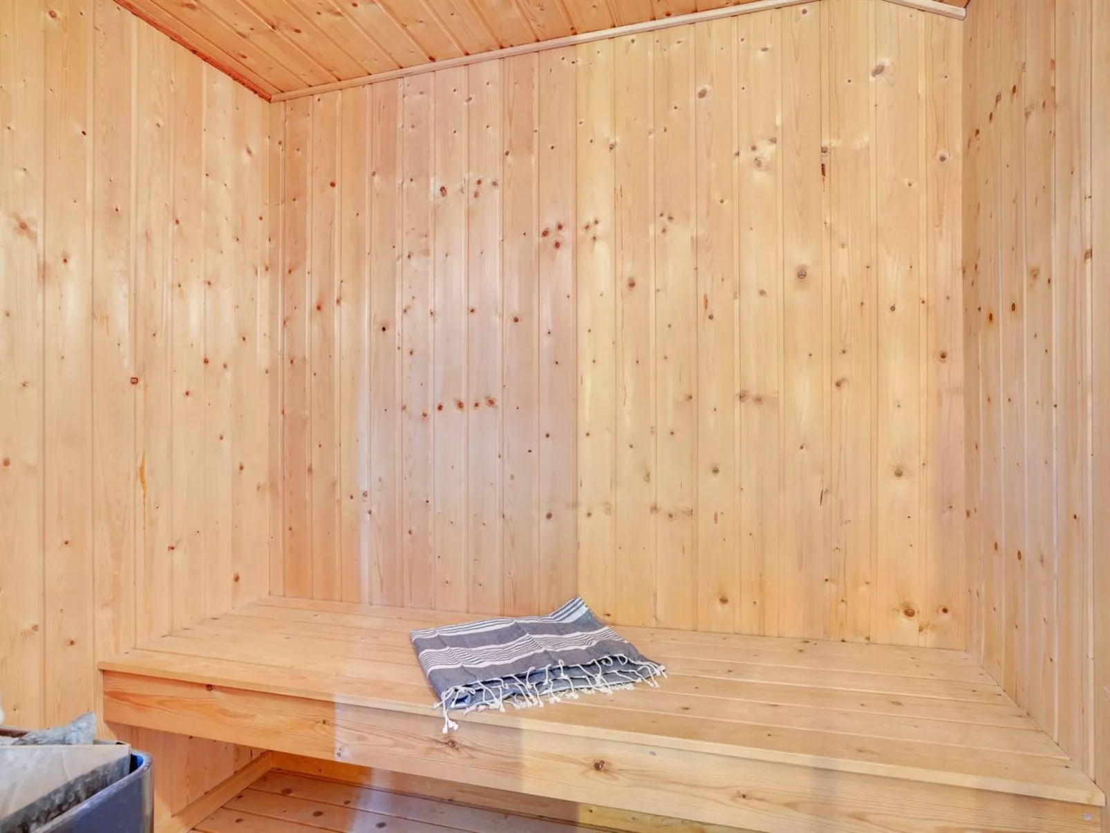 "Esir" - 800m from the sea-Binnen