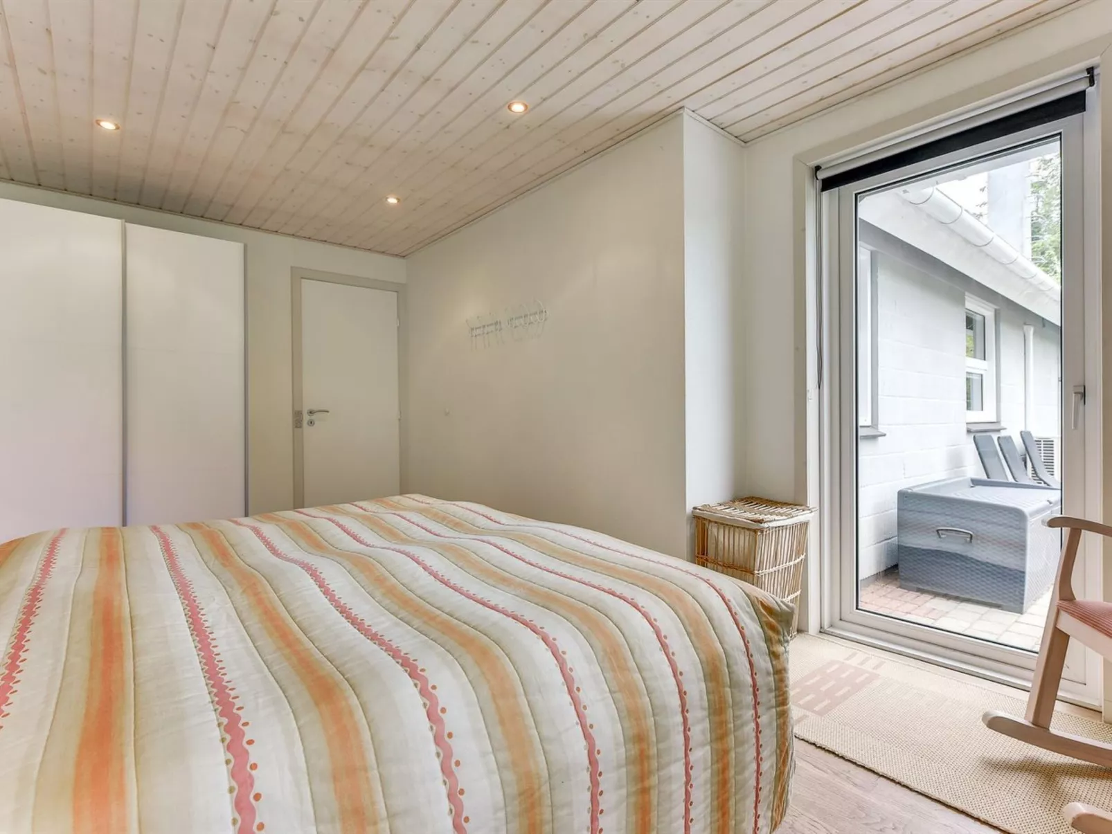 "Vicky" - 4km from the sea-Binnen