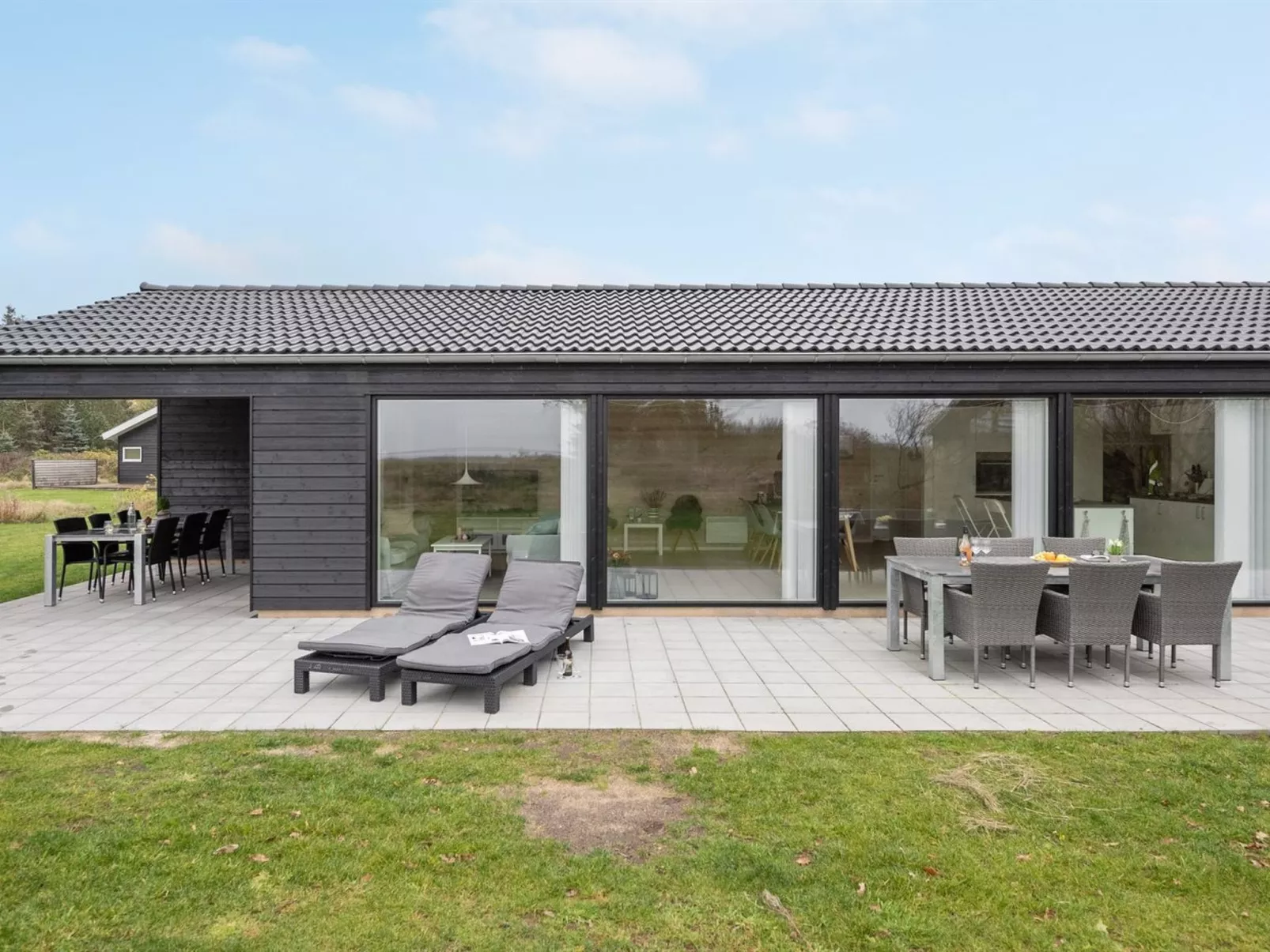 "Tindra" - 30m to the fjord-Buiten