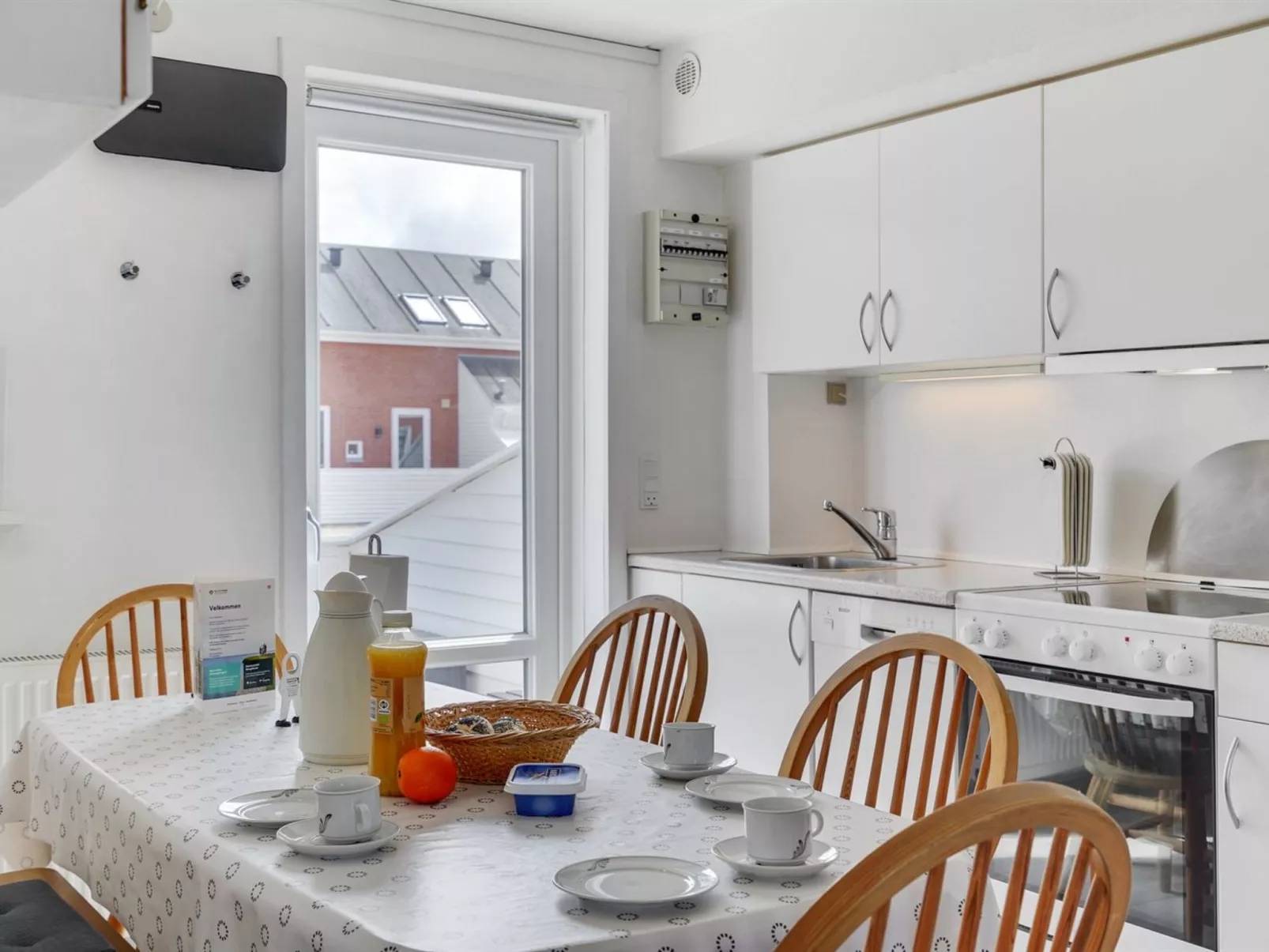 "Mariam" - 2.3km from the sea-Binnen