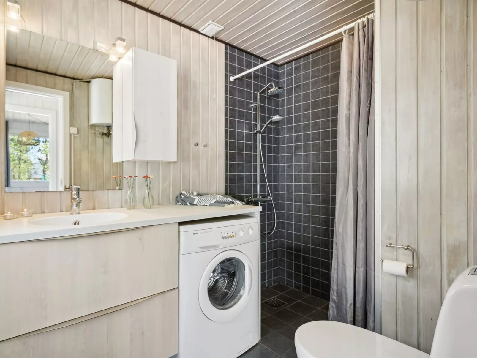 "Sigrun" - 4km from the sea-Binnen