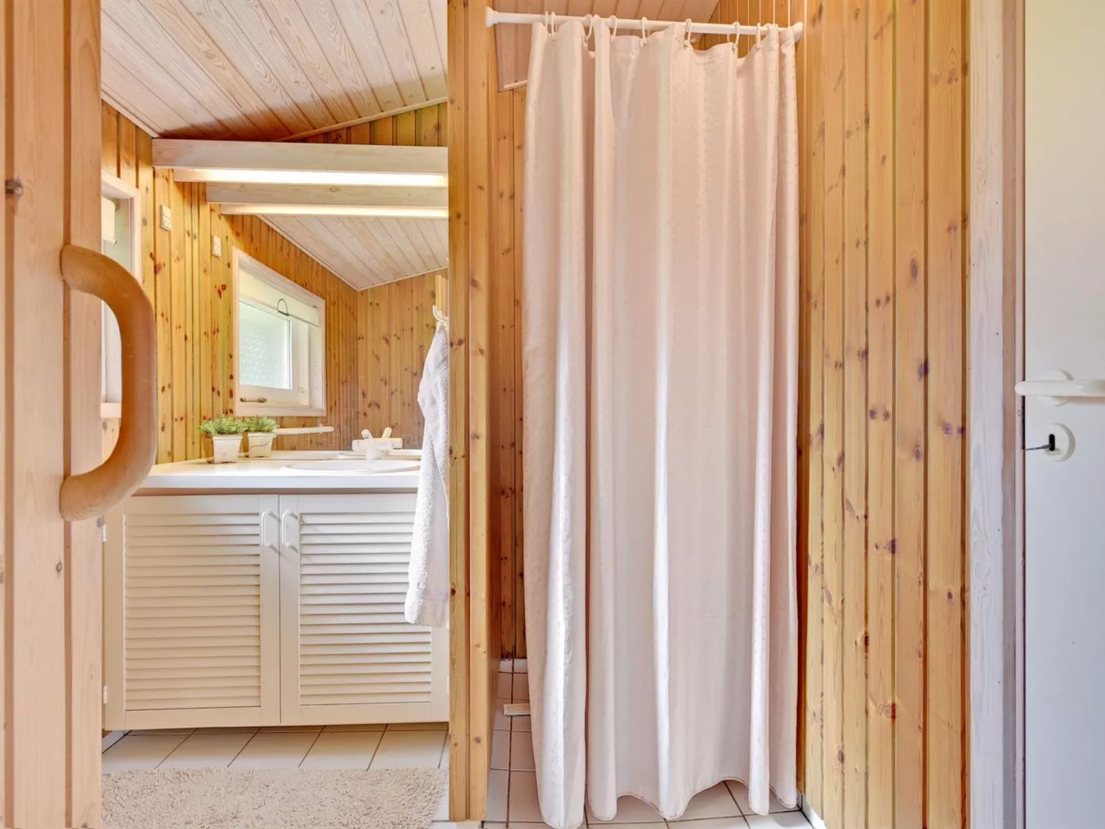 "Editt" - 2km from the sea-Binnen