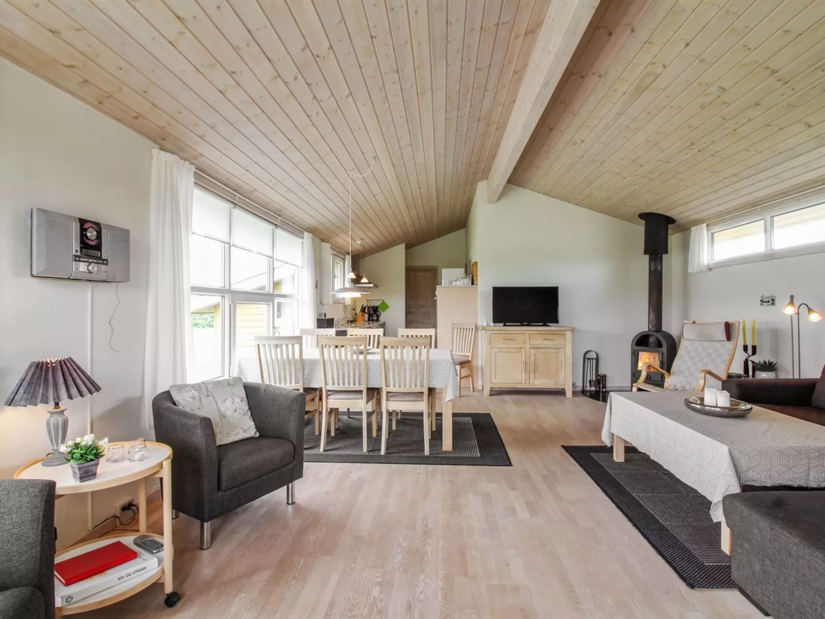 "Adelbert" - 400m from the sea-Binnen