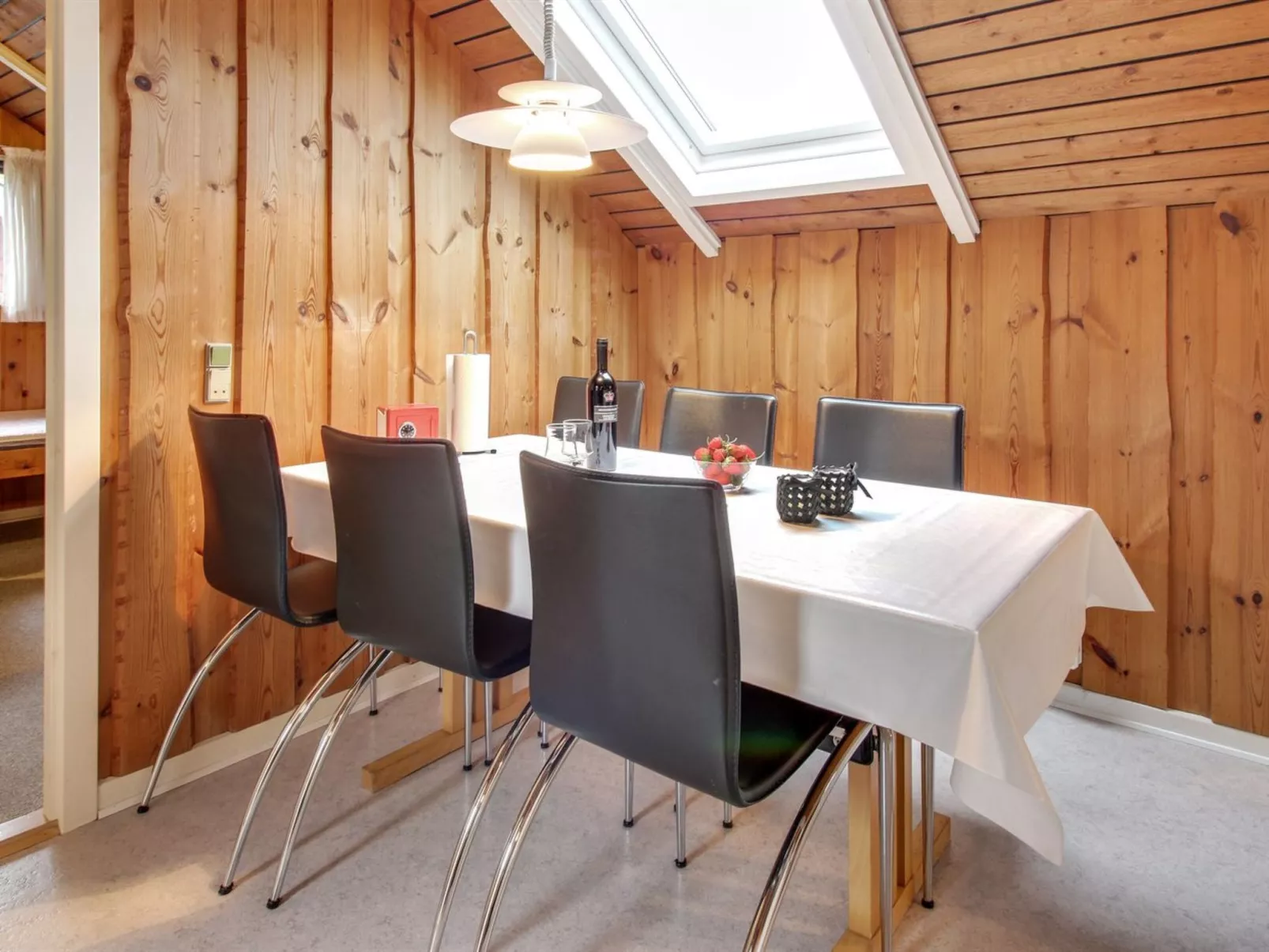 "Sebiorn" - 300m to the fjord-Binnen