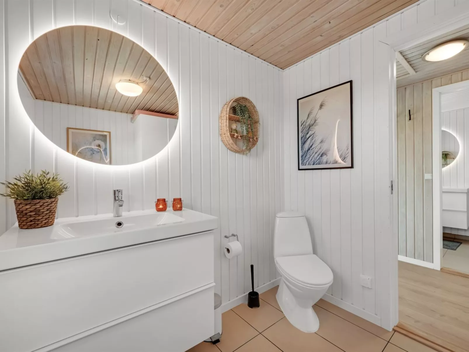 "Talia" -  from the sea-Binnen