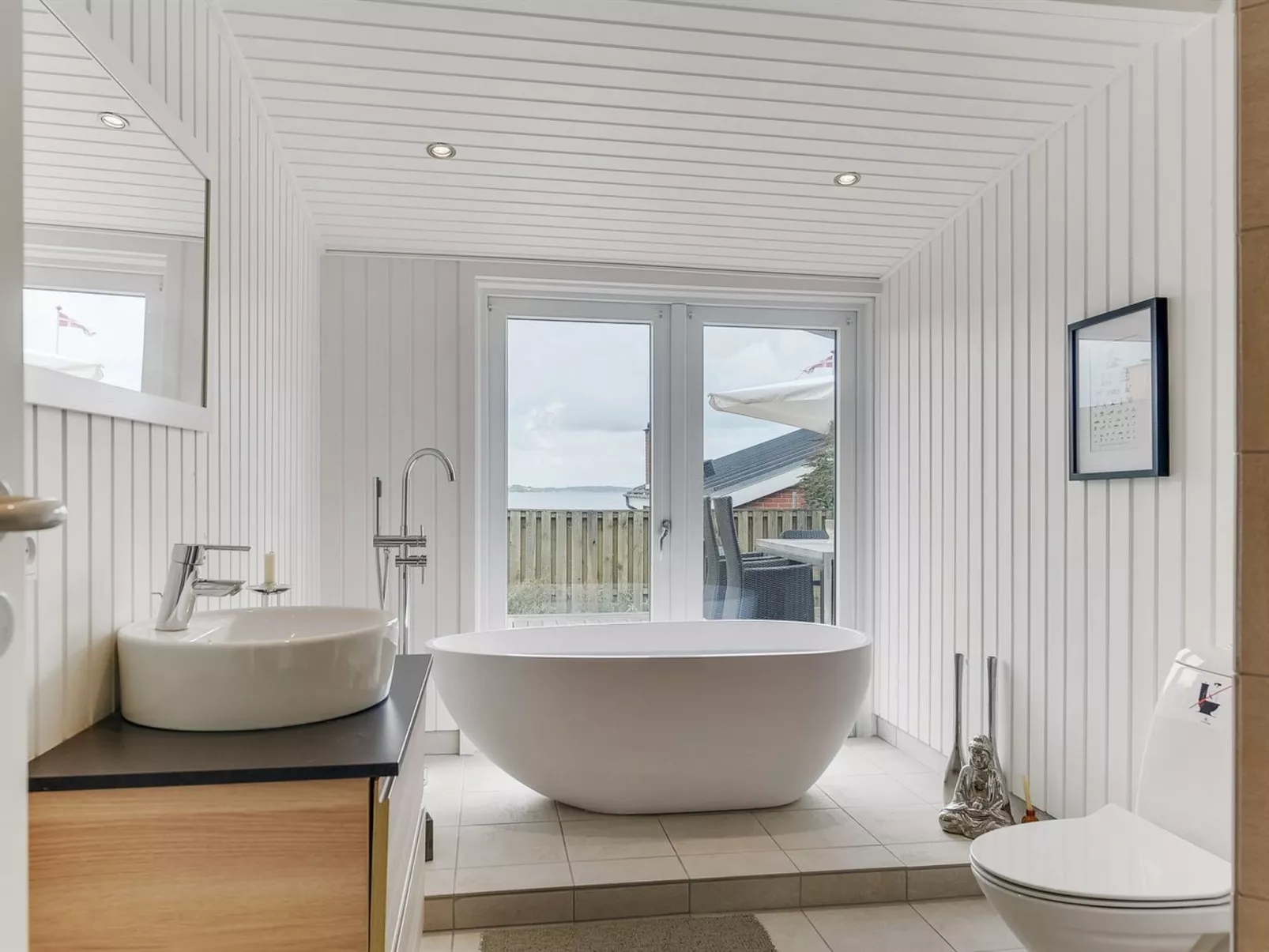 "Elain" -  from the sea-Binnen