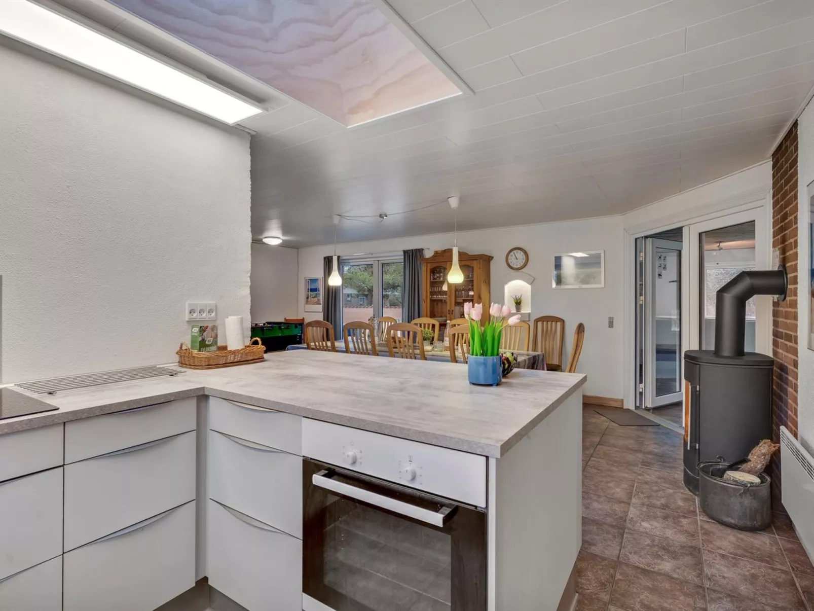 "Vicktoria" - 500m to the fjord-Binnen