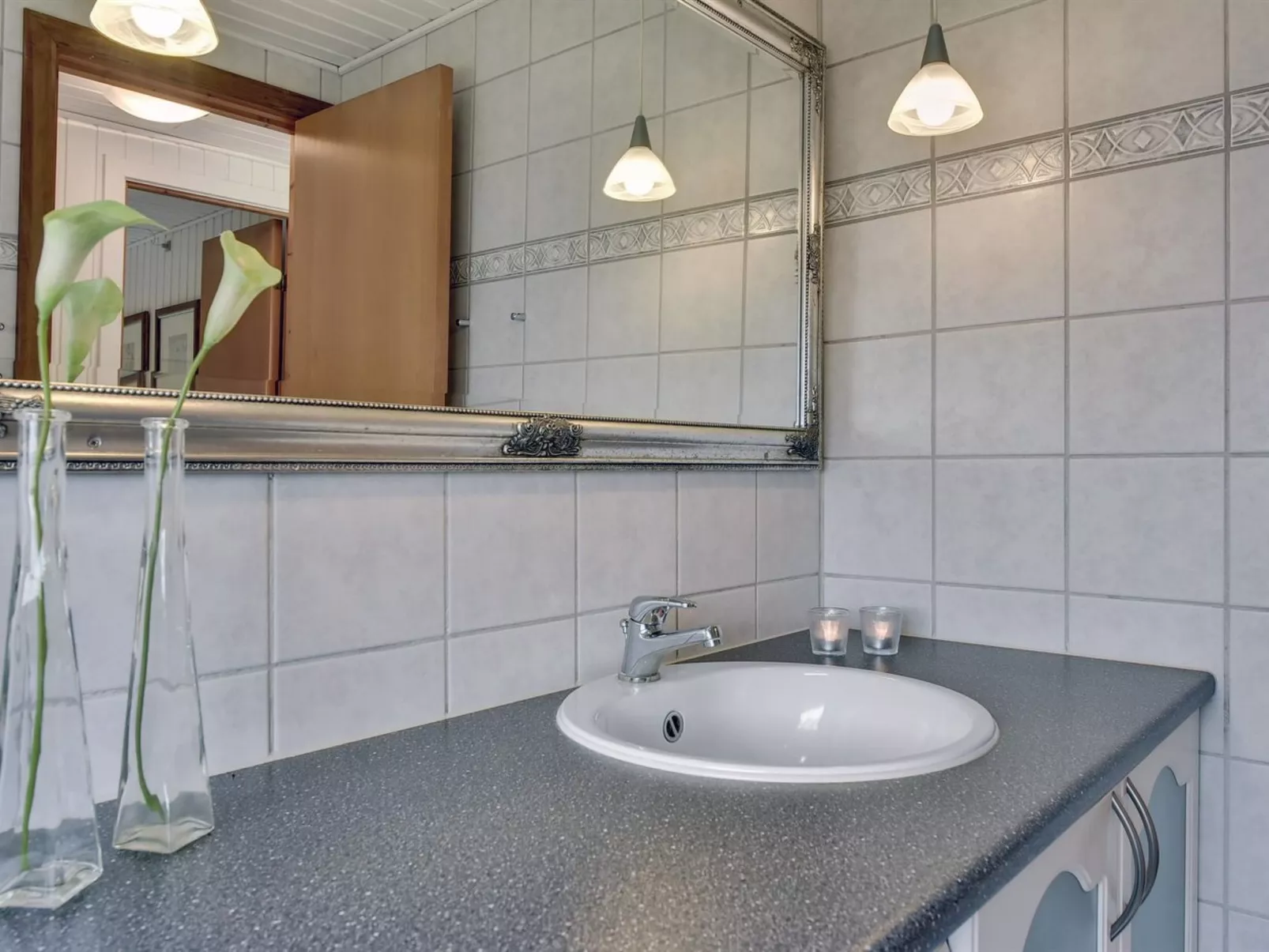 "Tjordis" - 600m to the fjord-Binnen