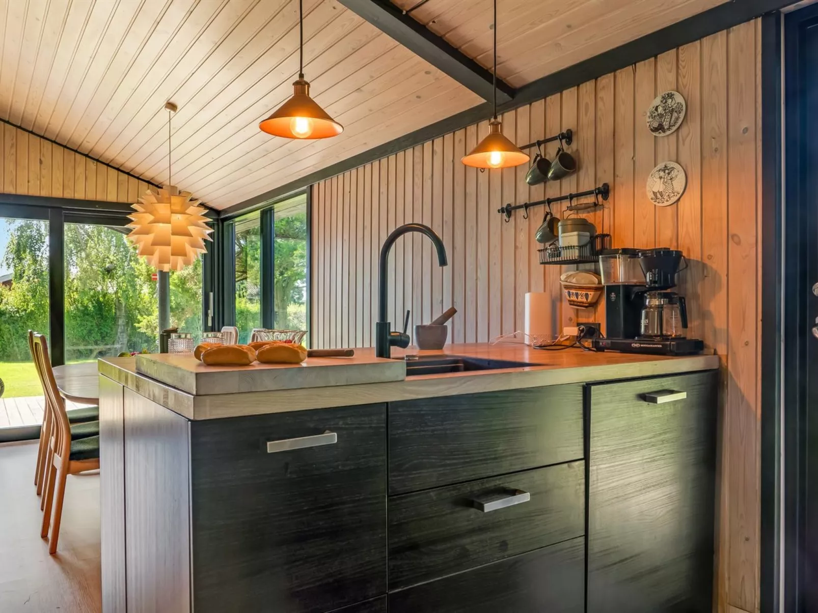 "Litle" - 600m from the sea-Binnen