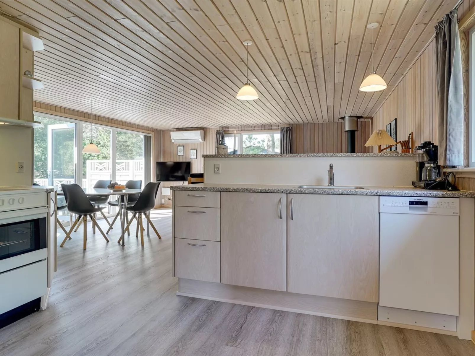 "Afke" - 900m from the sea-Binnen