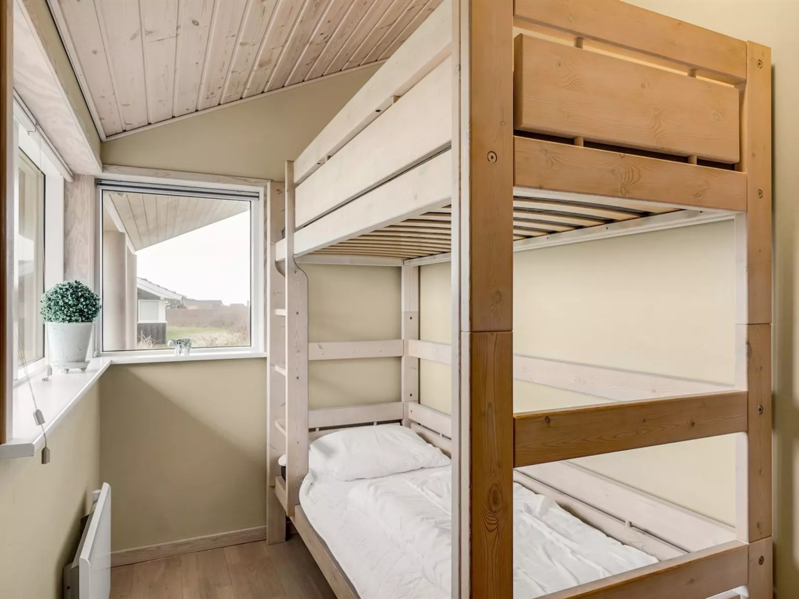 "Aniela" - 150m from the sea-Binnen