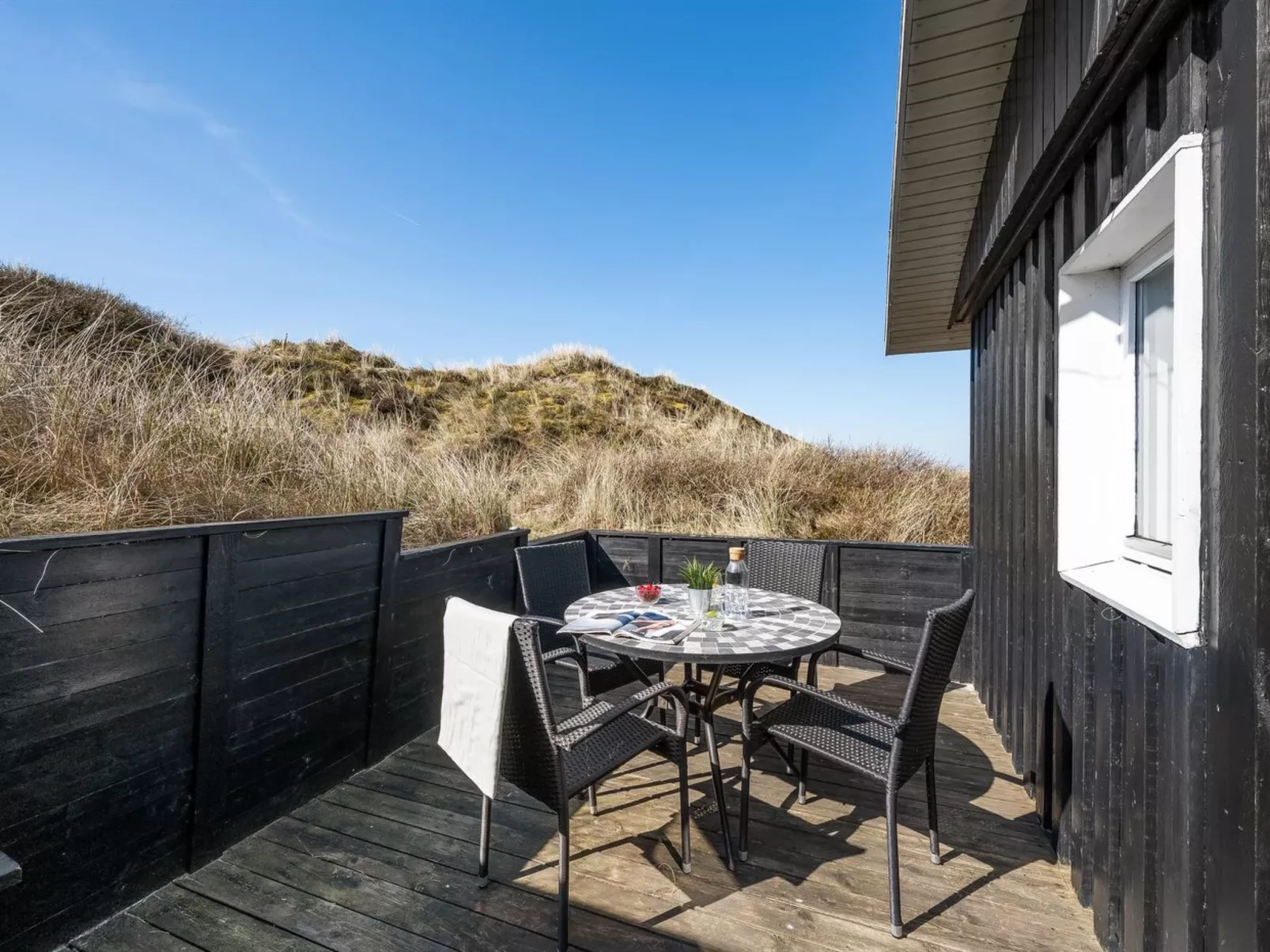 "Vina" - 200m to the fjord-Buiten