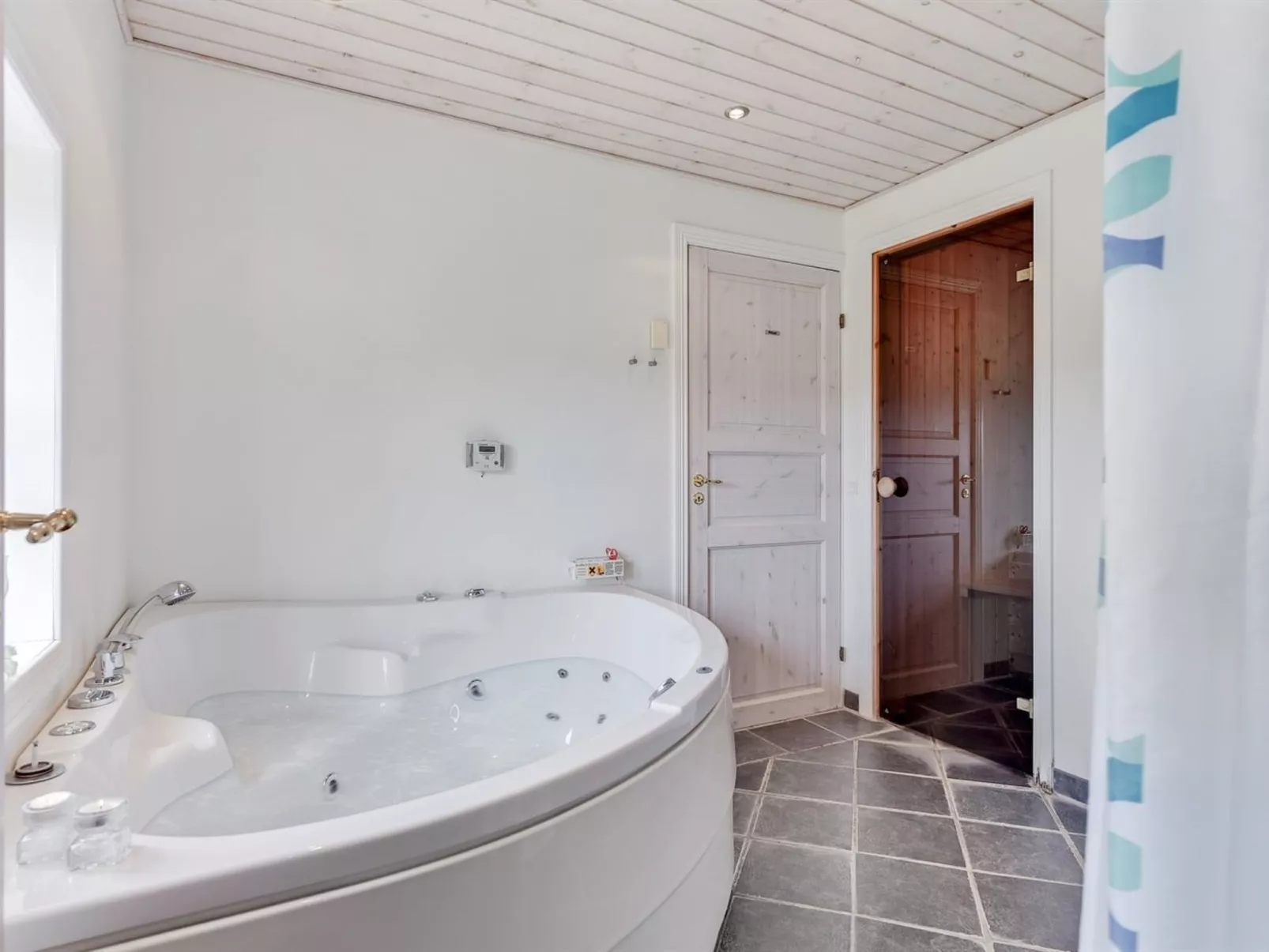 "Matthias" - 400m to the fjord-Binnen