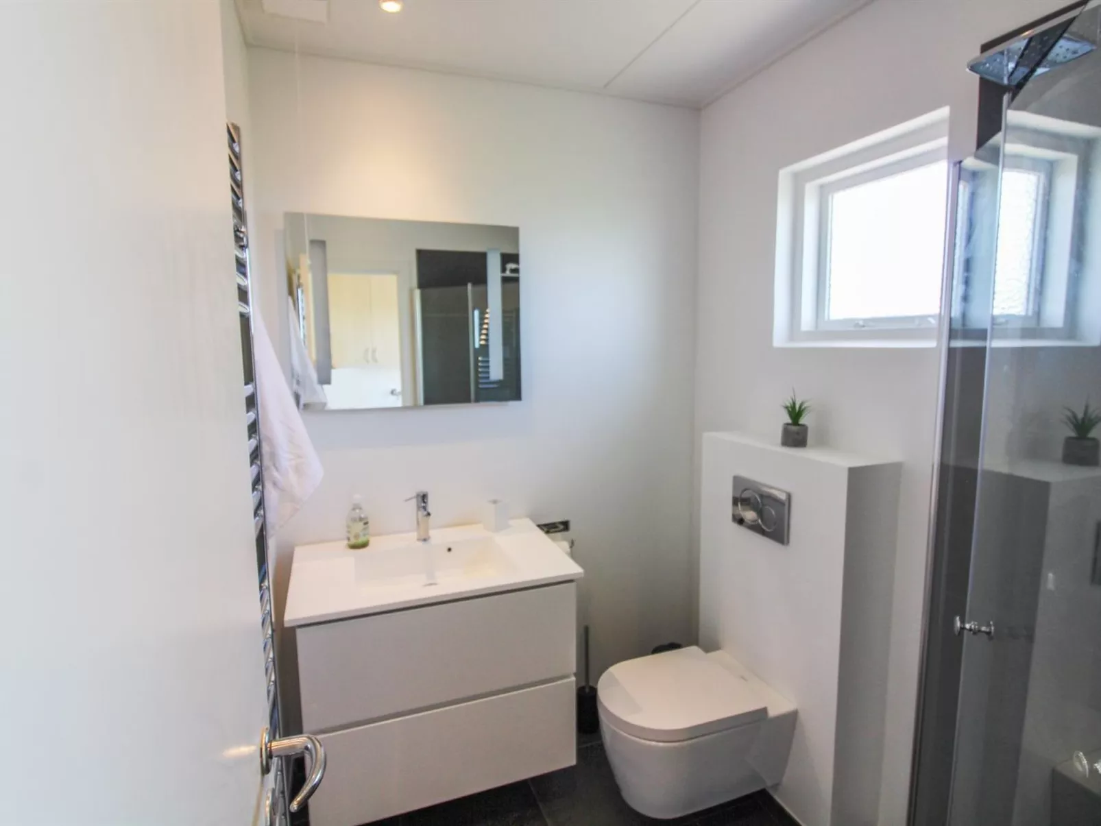 "Annemai" - 500m from the sea-Binnen