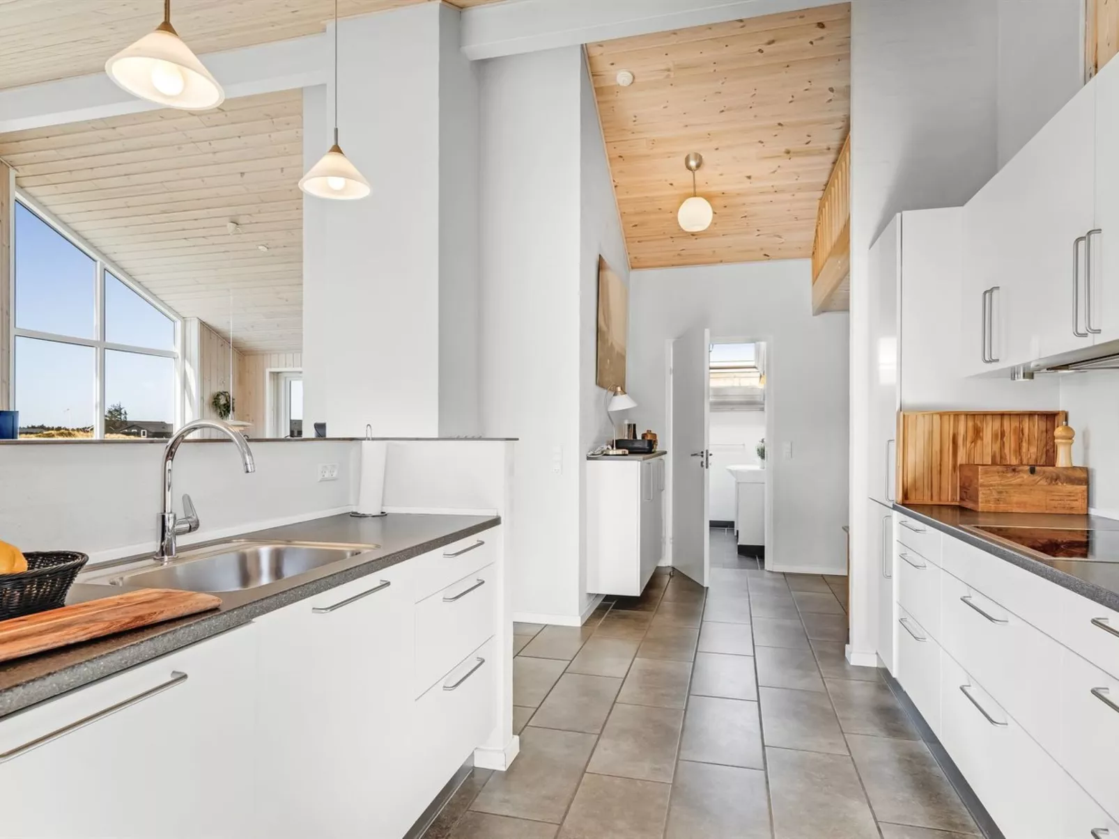 "Hornbogi" - 300m from the sea-Binnen