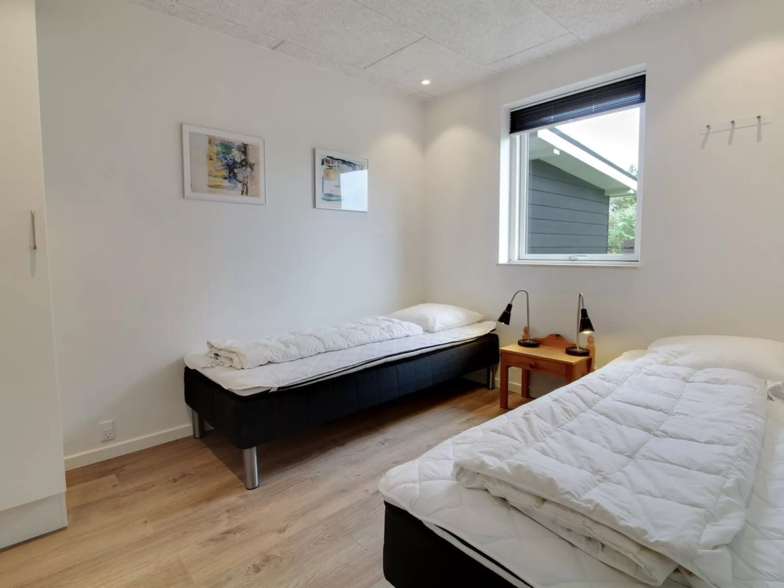 "Stacey" - 800m from the sea-Binnen