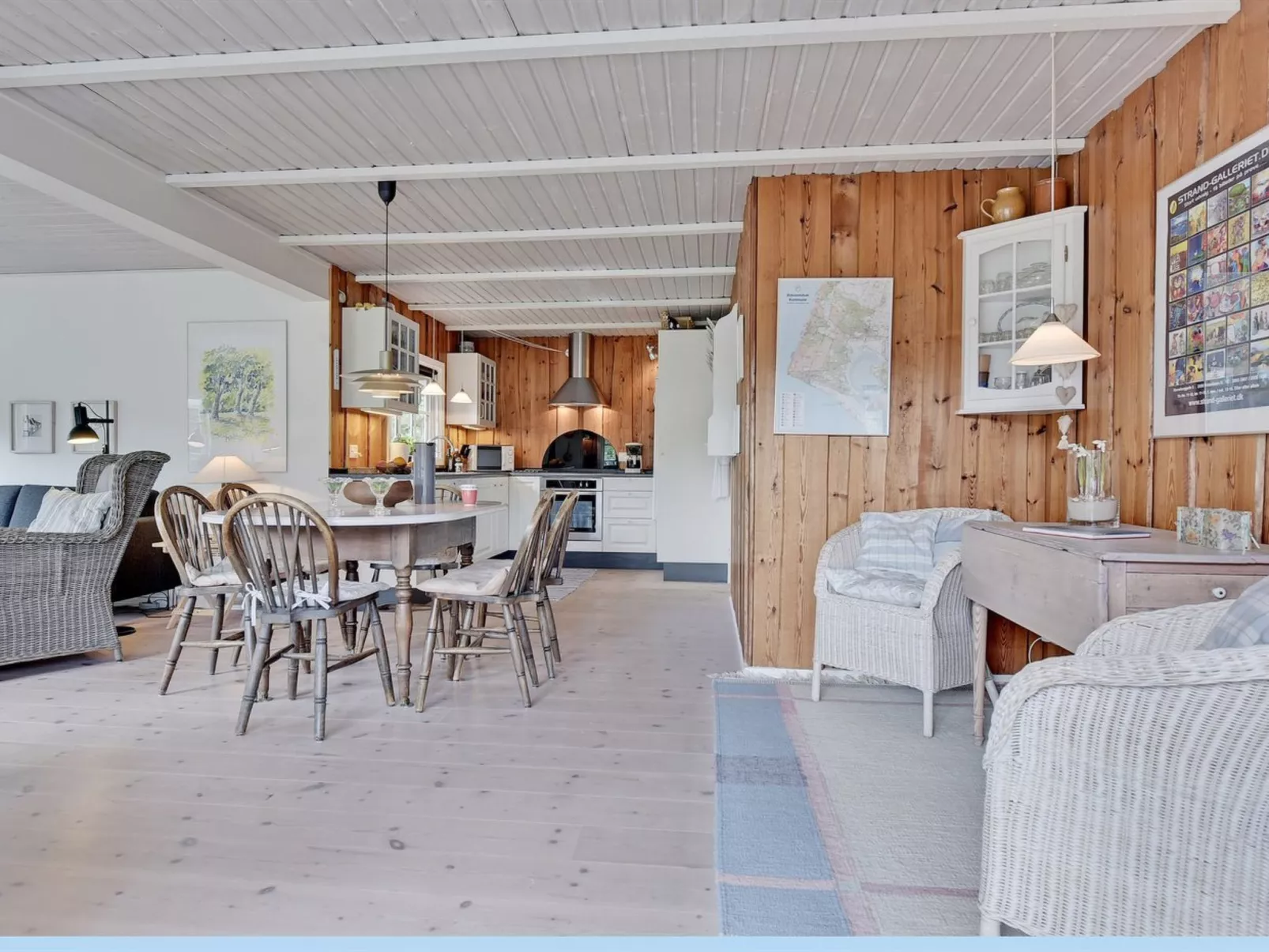 "Dines" - 1km from the sea-Binnen