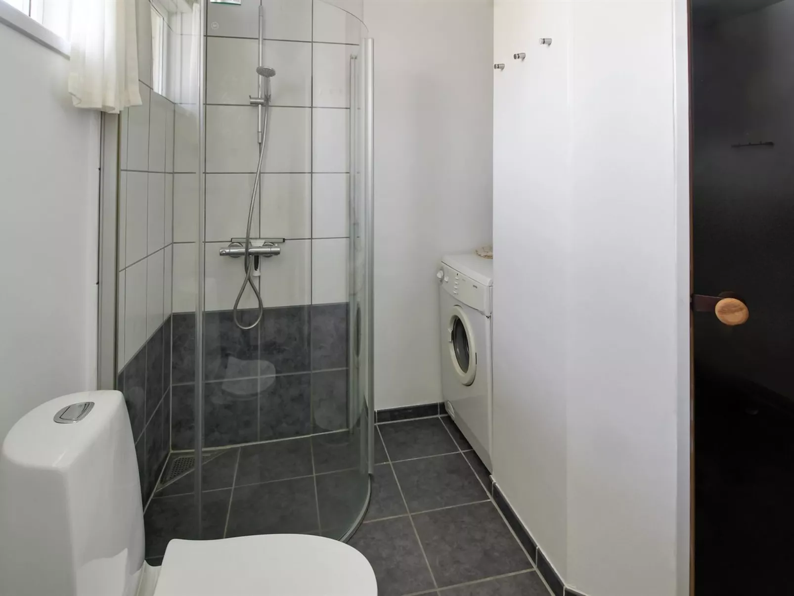 "Svanhild" - 1.2km from the sea-Binnen