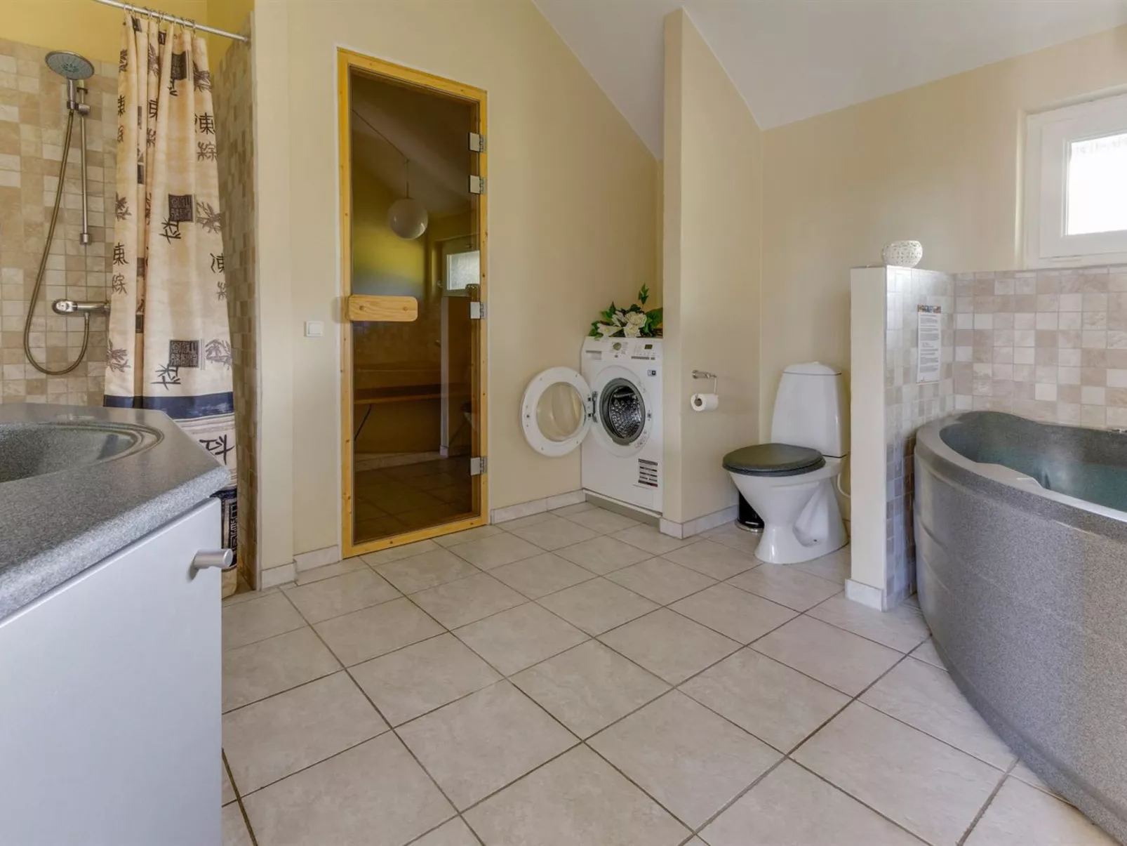 "Lyydia" - 1km from the sea-Binnen