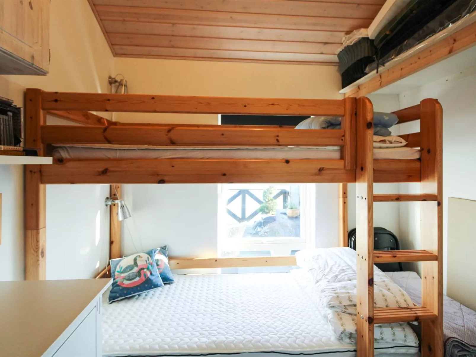 "Grim" - 5m from the sea-Binnen