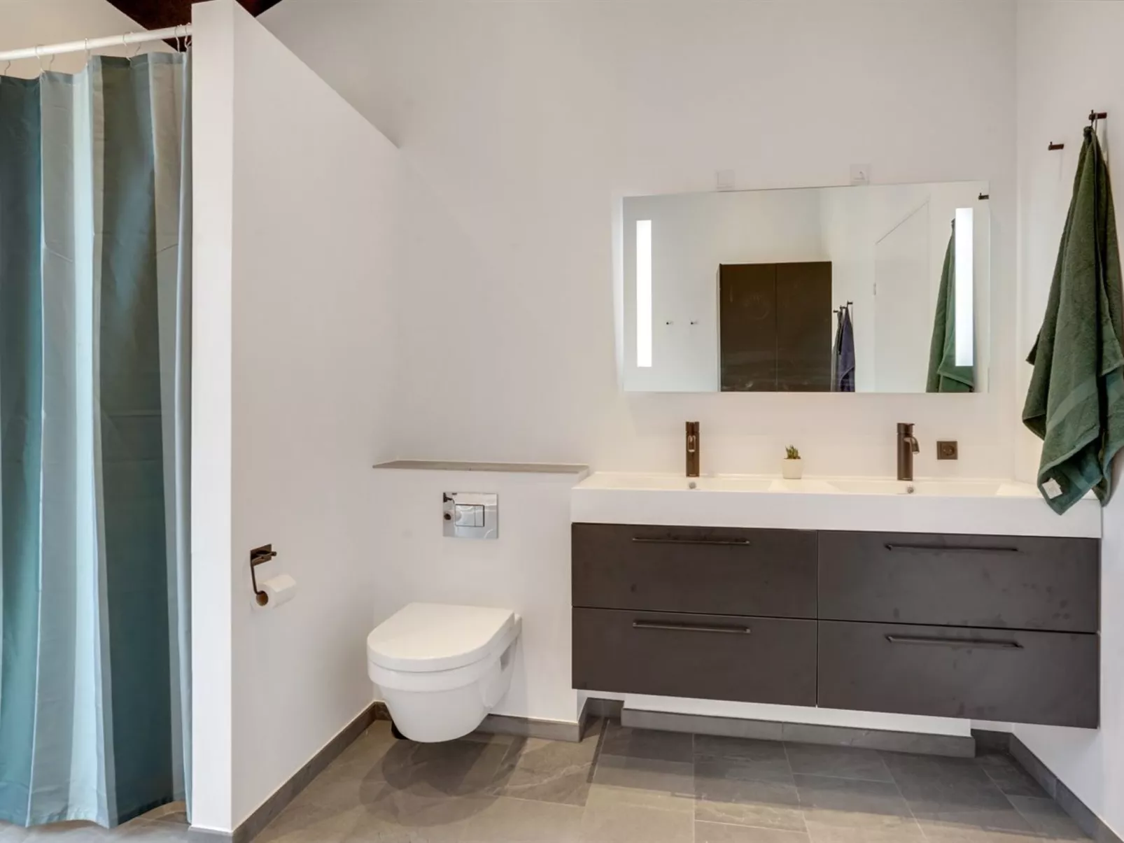 "Moreen" - 1.5km from the sea-Binnen