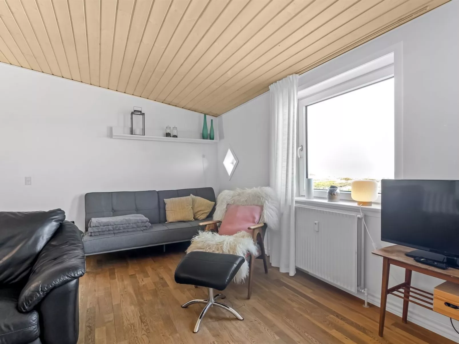 "Britta" - 100m from the sea-Binnen