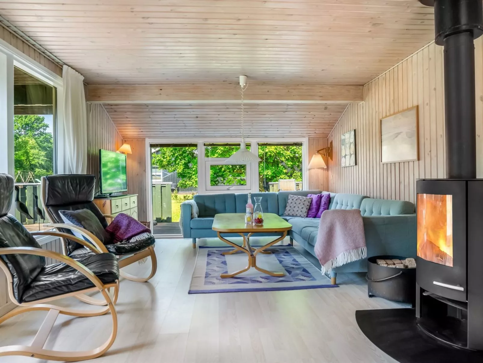 "Myrna" - 300m from the sea-Binnen