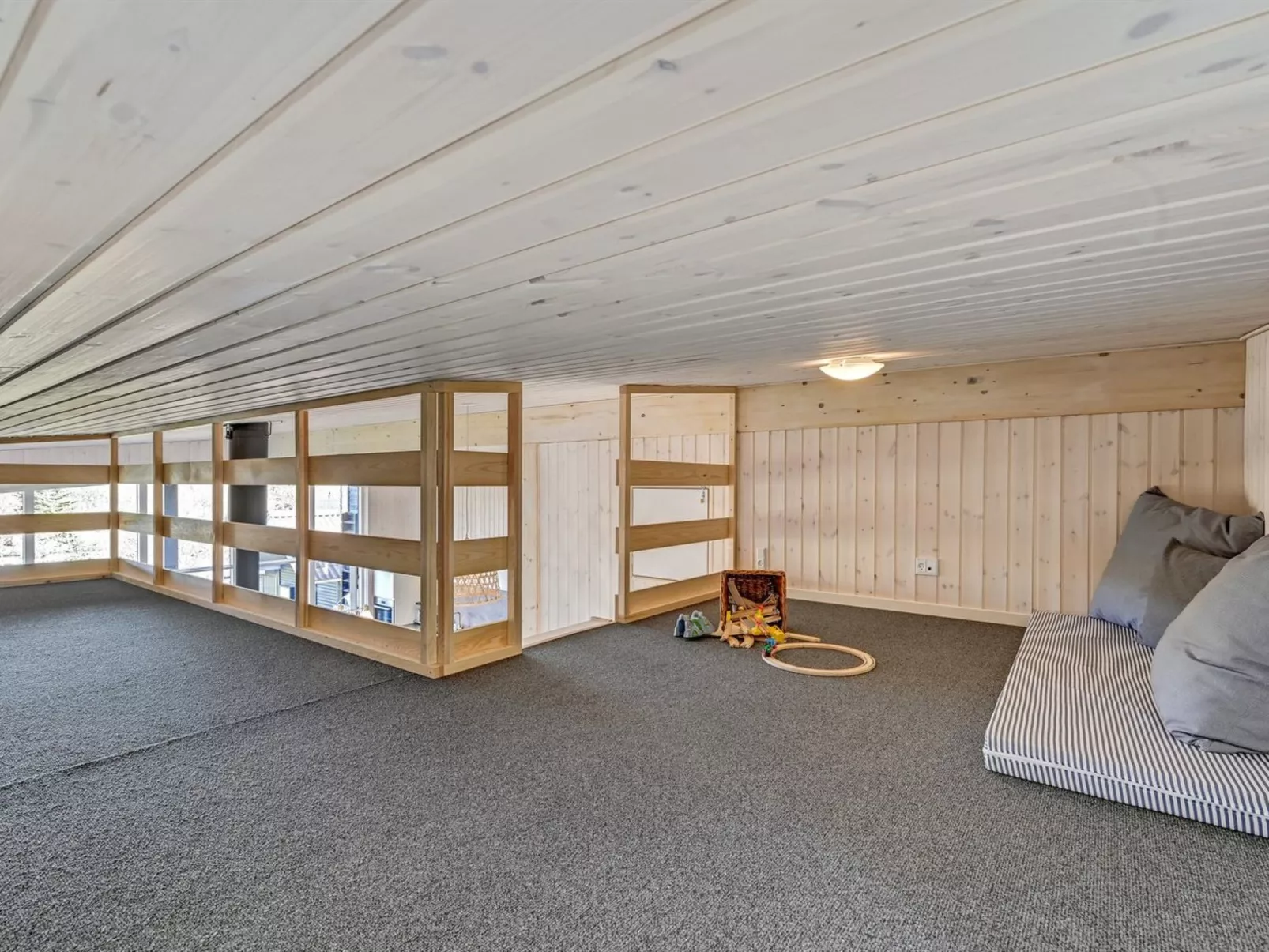 "Ylvi" - 250m from the sea-Binnen