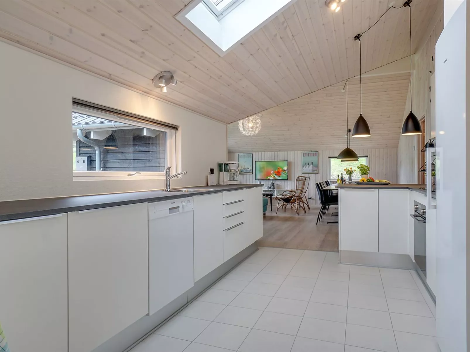 "Vara" - 800m from the sea-Binnen