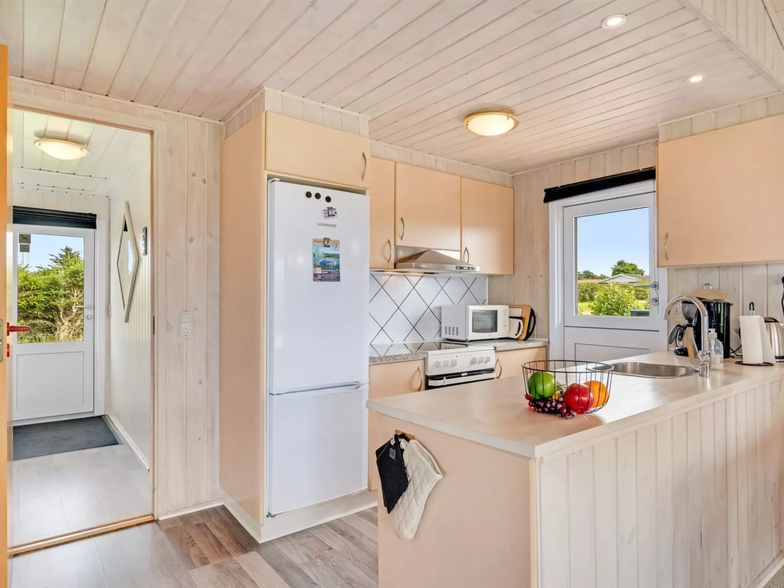 "Titta" - 150m to the fjord-Binnen