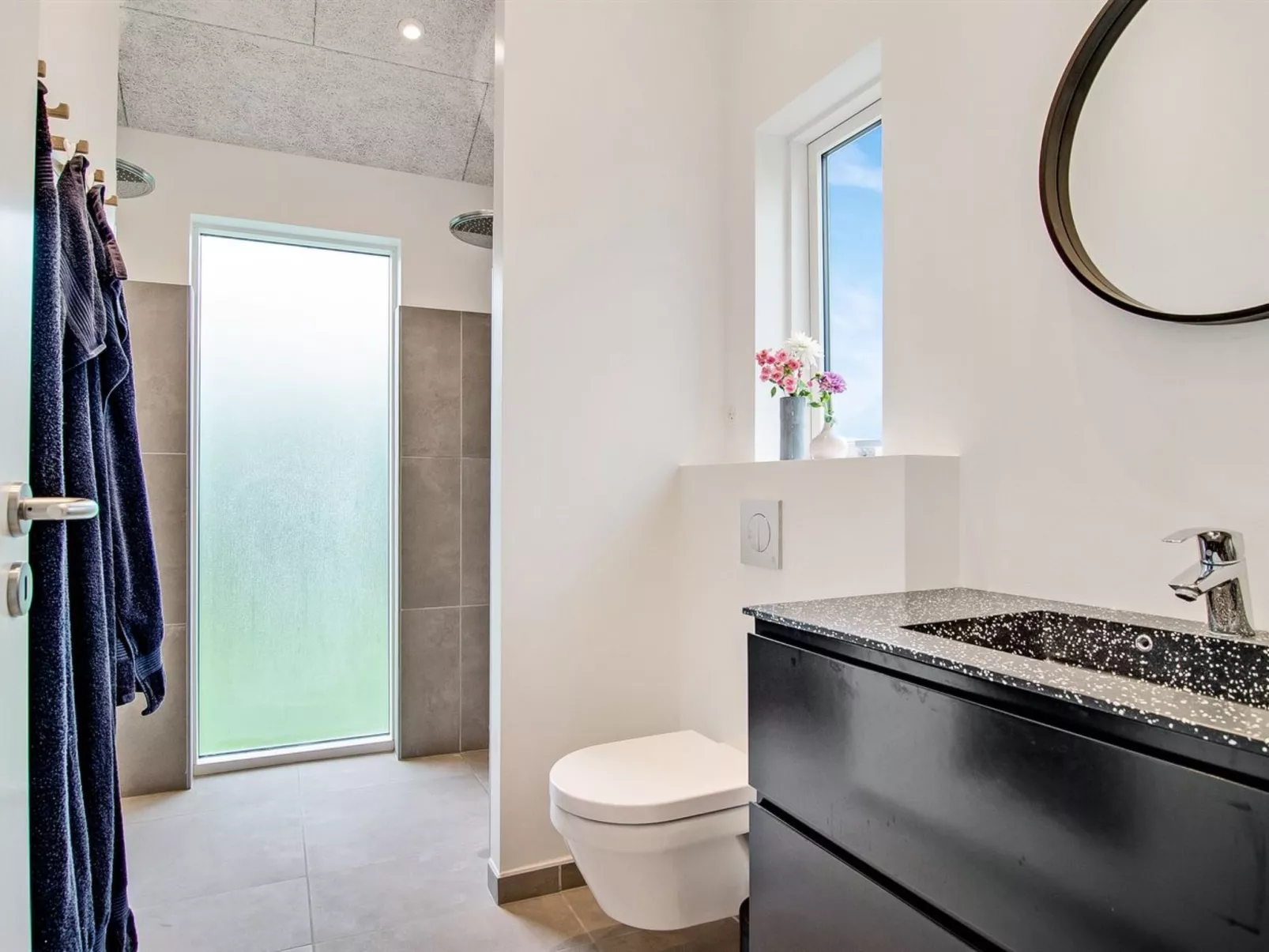 "Dorthie" - 800m from the sea-Binnen