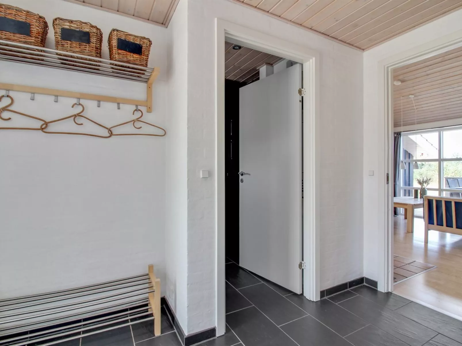 "Mayke" - 900m from the sea-Binnen