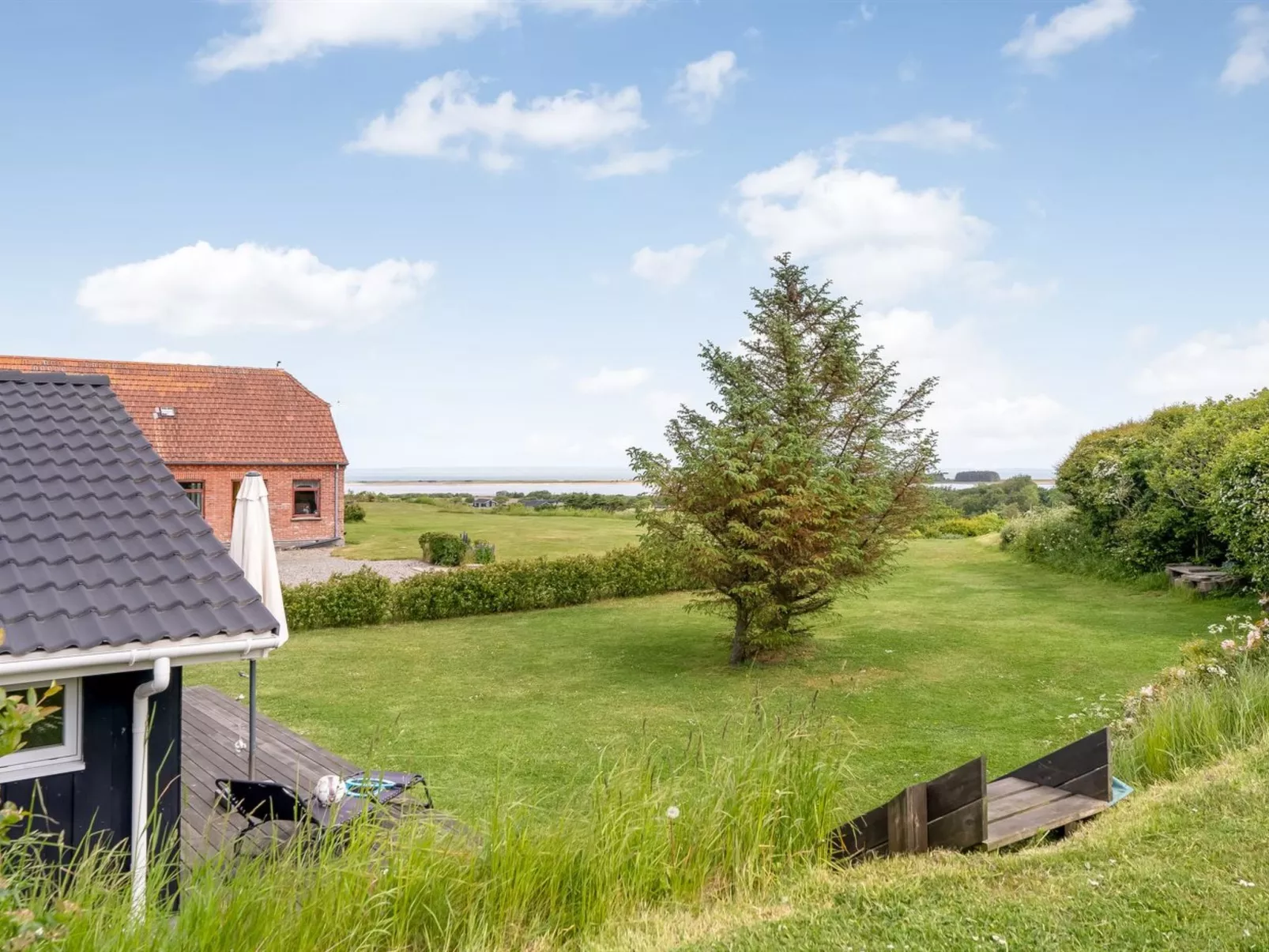 "Tanna" - 330m to the fjord-Buiten